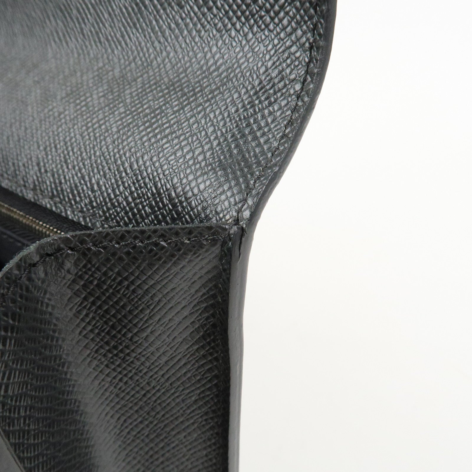 Louis Vuitton Taiga Veraiya Clutch Bag Ardoise M32592