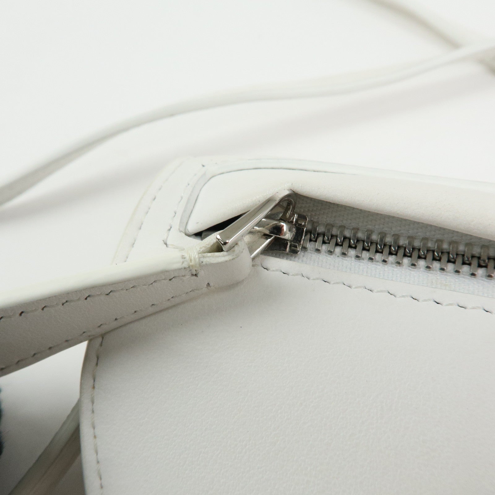 BURBERRY Leather Shoulder Bag Crossbody Bag White