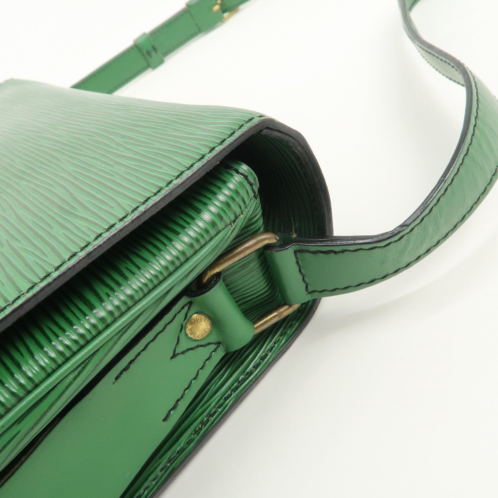 Louis Vuitton Epi Cartouchiere MM Shoulder Bag Borneo Green M52244