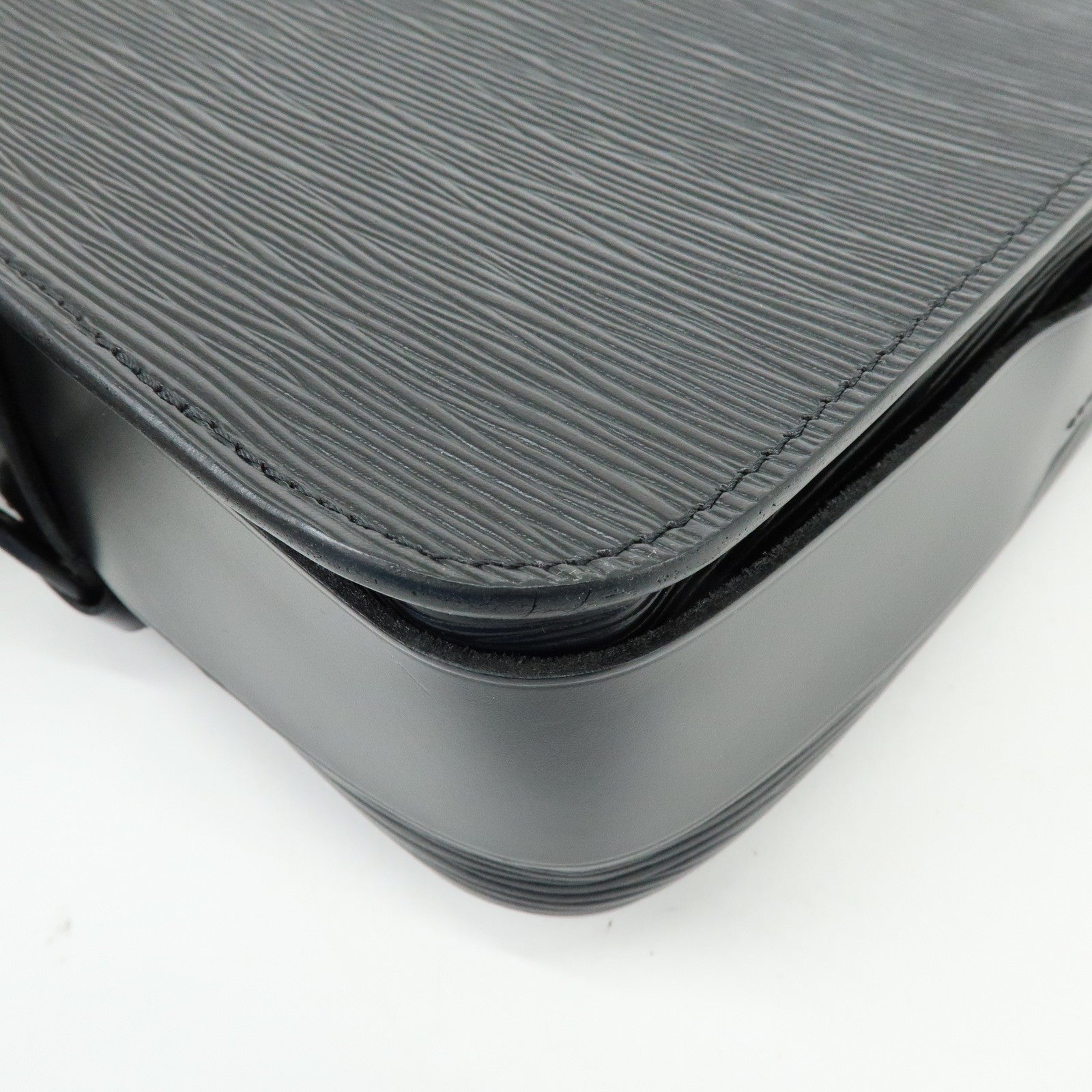 Louis Vuitton Epi Cartouchiere Shoulder Crossbody Bag Noir M52242