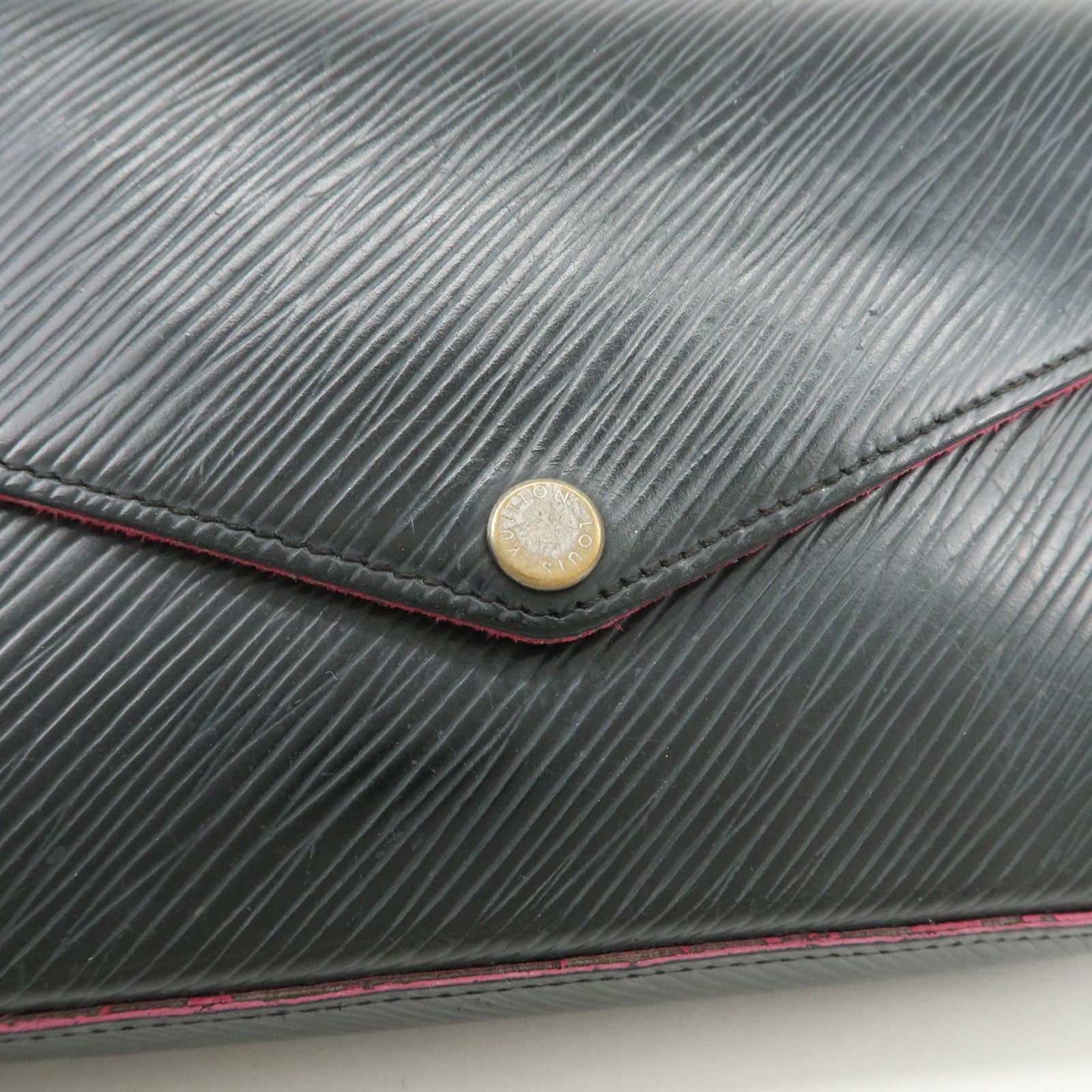 Louis Vuitton Epi Pochette Felicie Shoulder Bag Noir Pink M64579