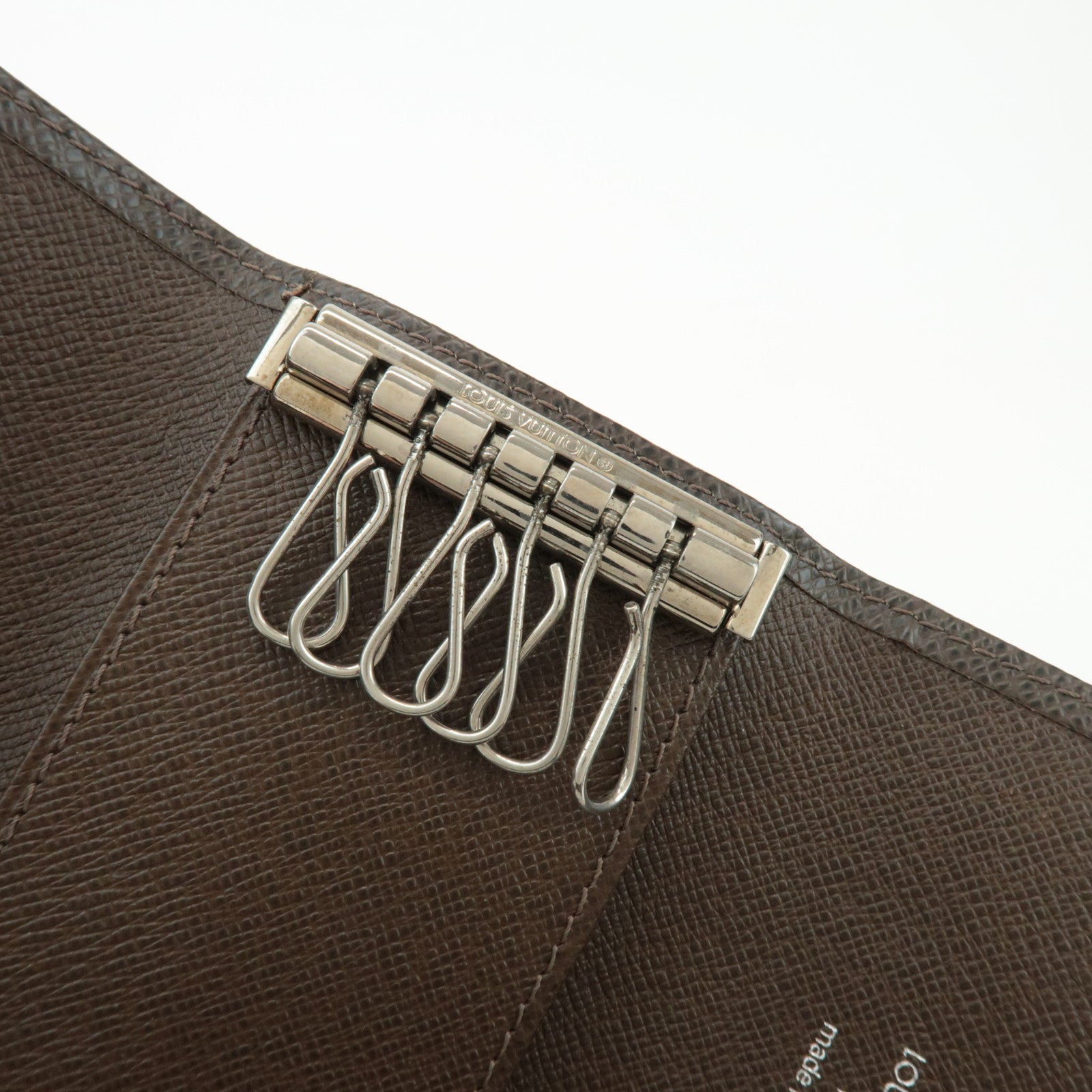 Louis Vuitton Taiga Leather Multicles 6 Key Case Gris M30538