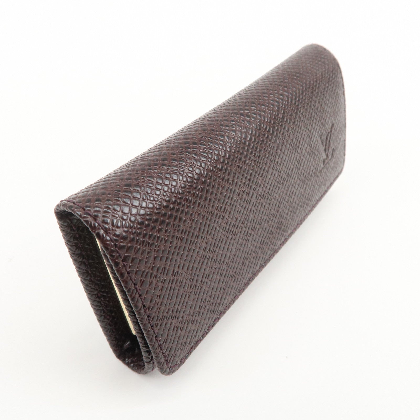 Louis Vuitton Taiga Multicles 4 Key Case Key Holder Grizzly M30528
