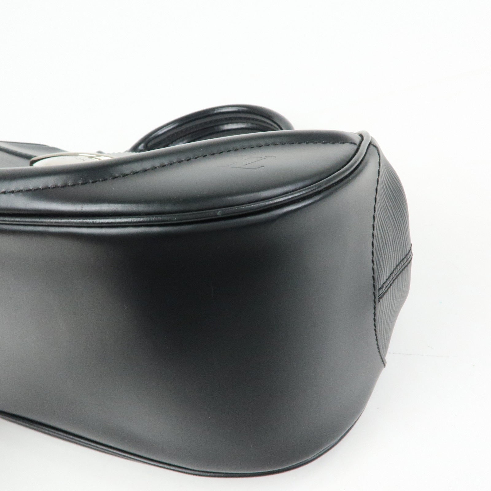 Louis Vuitton Epi Leather Sac Montaigne Hand Bag Noir Black M59302