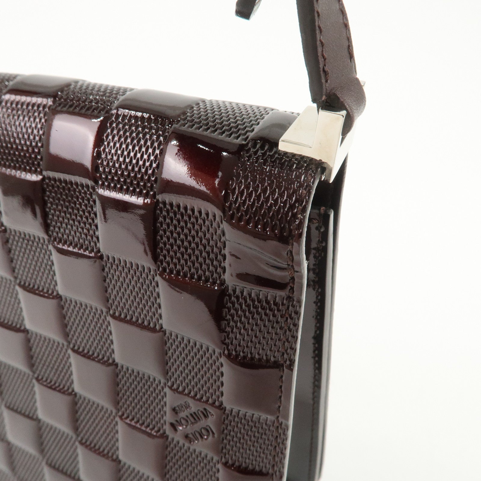 Louis Vuitton Damier Vernis Cabaret Shoulder Bag Carmine M92126
