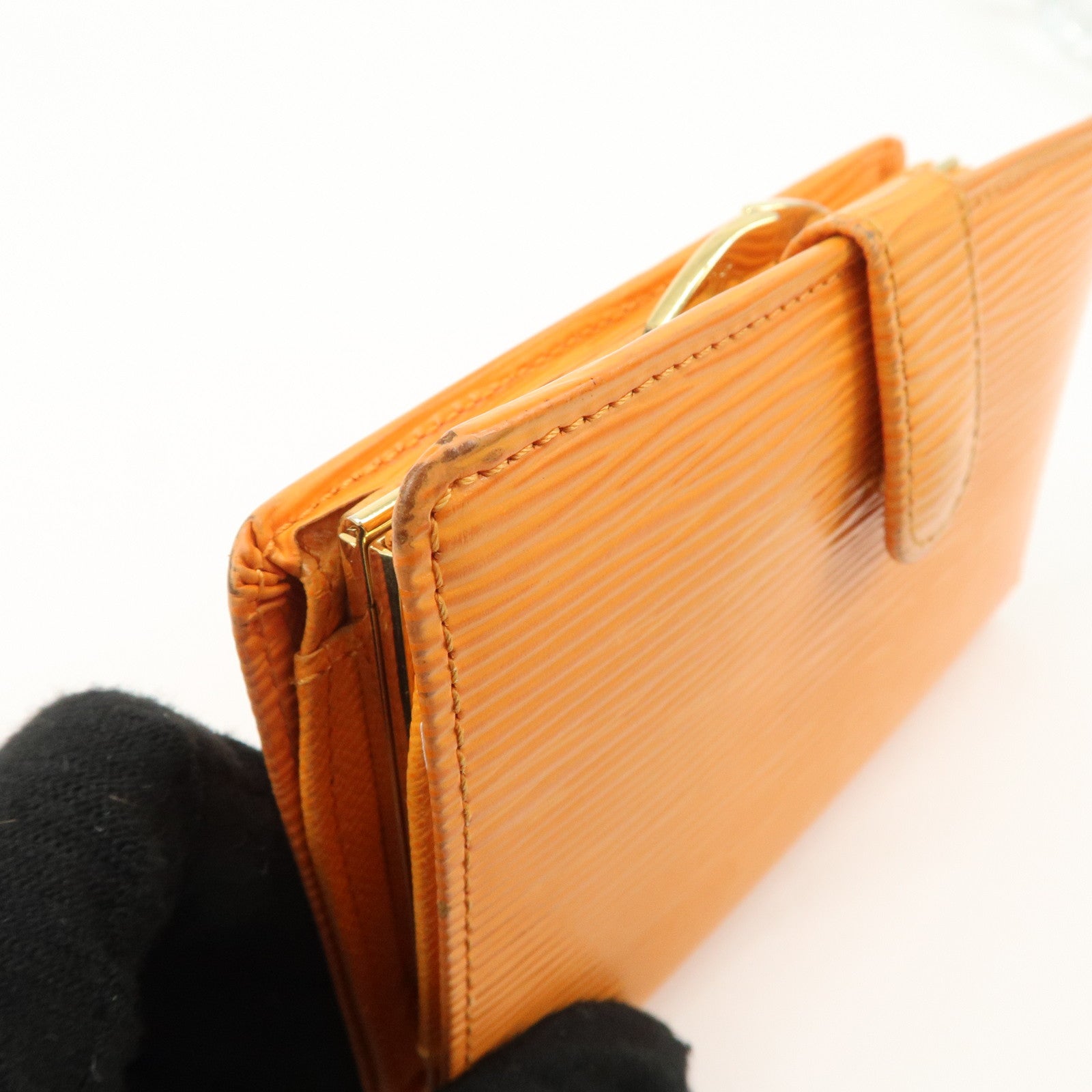 Louis Vuitton Epi Porte Monnaie Viennois Bi-Fold Wallet Mandarin Orange Used