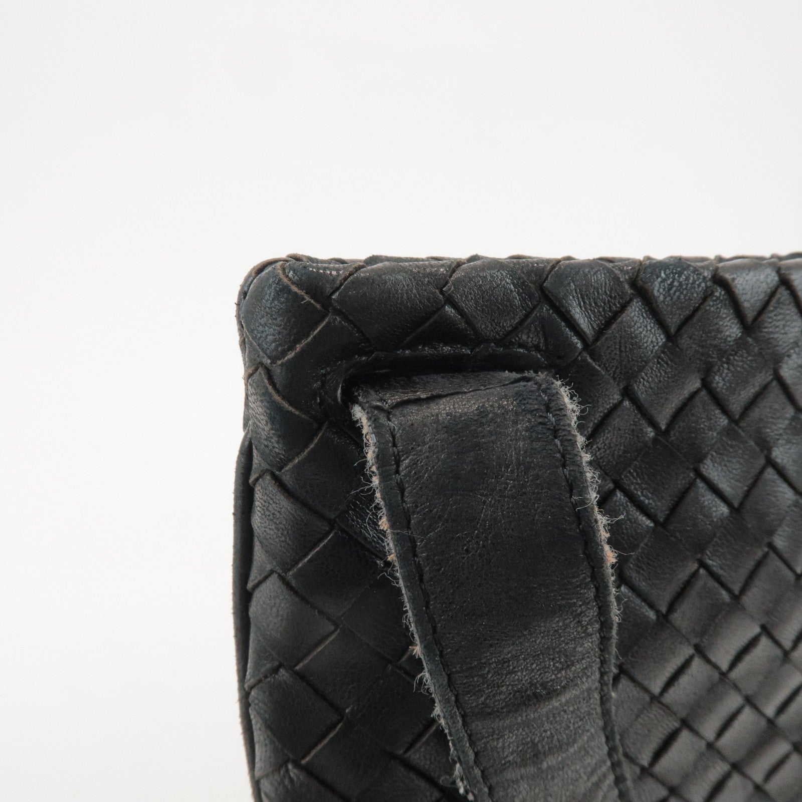 BOTTEGA VENETA Intrecciato Leather Shoulder Bag Black 105001