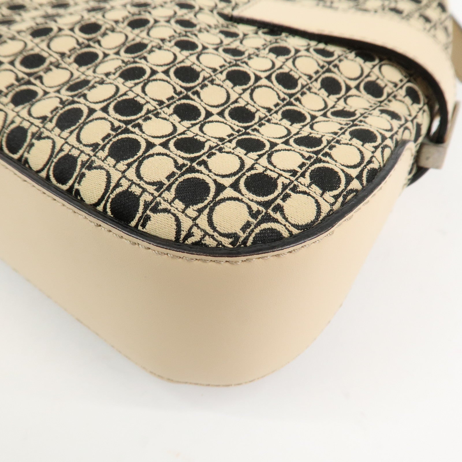 Ferragamo Gancini Canvas Leather Shoulder Bag Hand Bag Beige Black