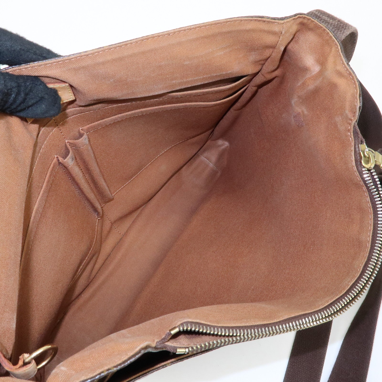 Louis Vuitton Monogram Messenger MM Beaubourg Crossbody Bag M97038
