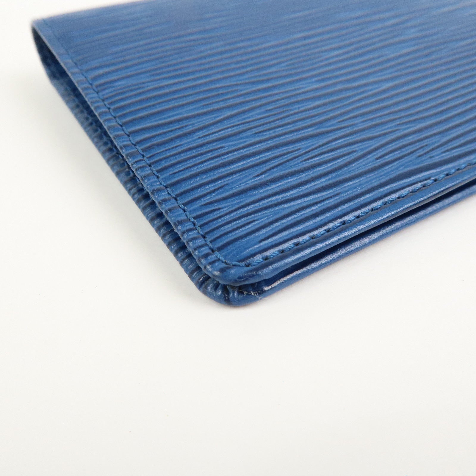 LLouis Vuitton Epi Porte 2 Cartes Vertical Card Case Blue M63205