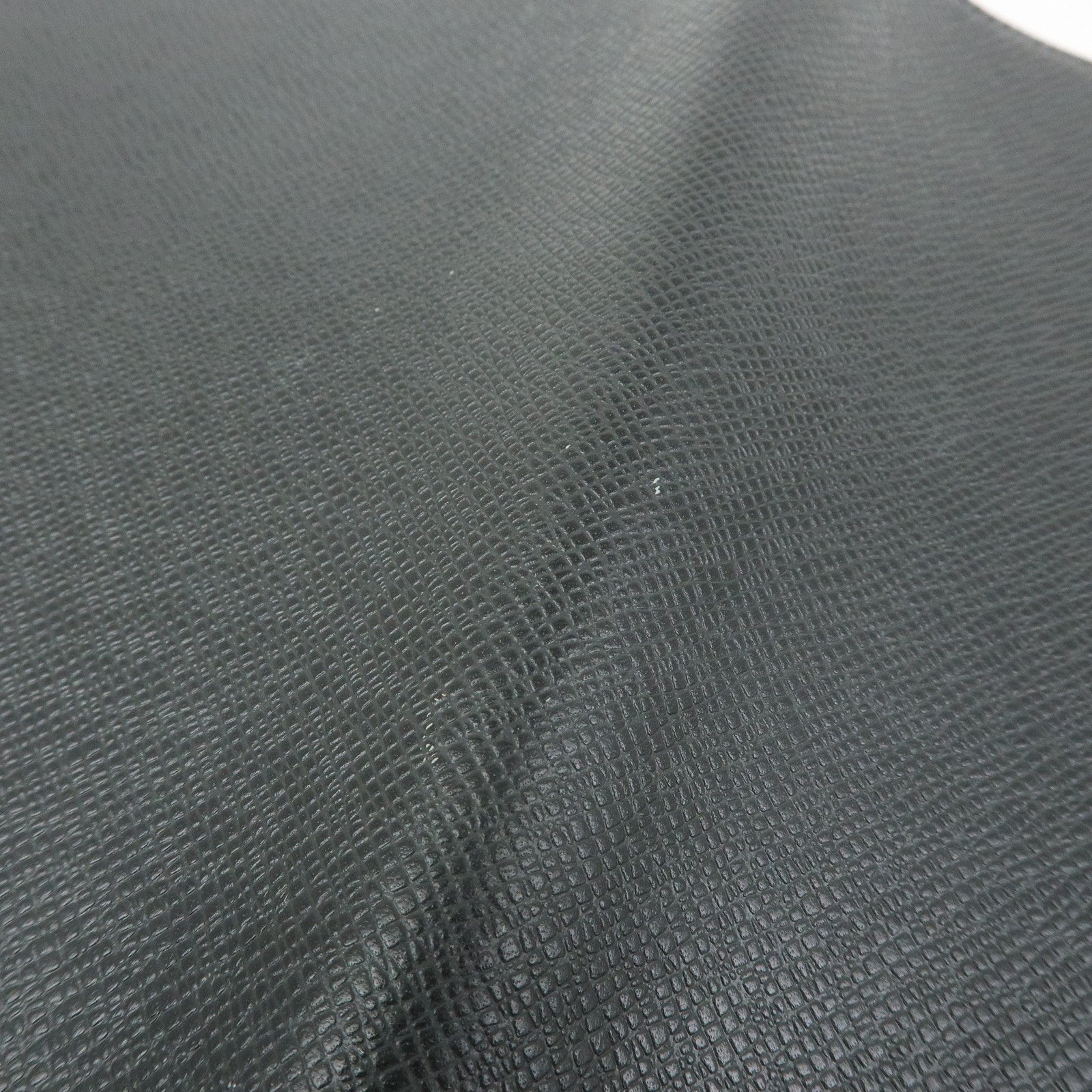 Louis Vuitton Taiga Agenda Bureau Planner Cover Ardoise R20409