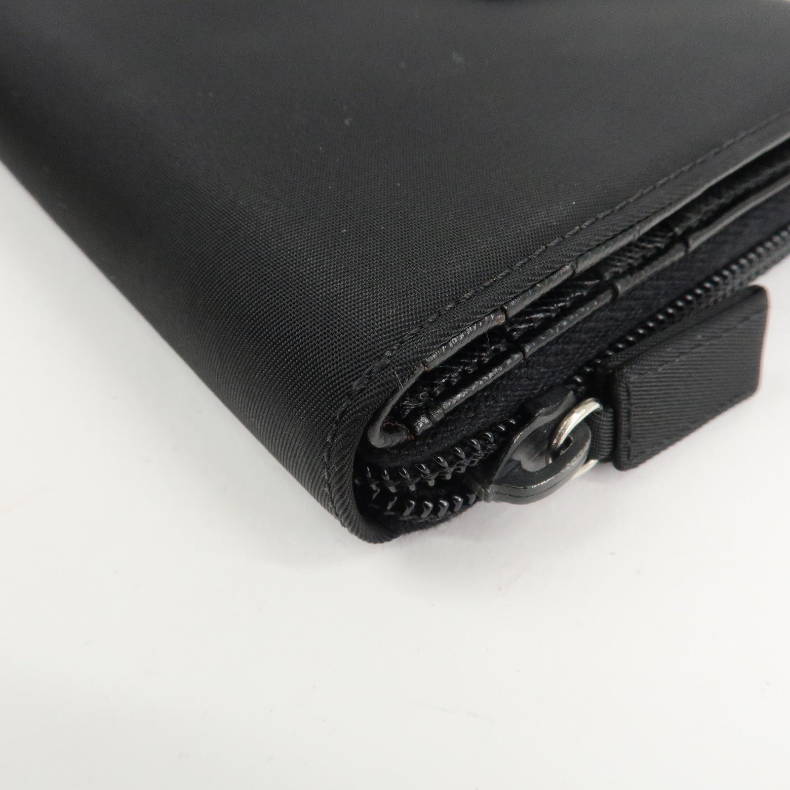 PRADA Nylon Saffiano Leather Bi-fold Round zippy Wallet Black Used