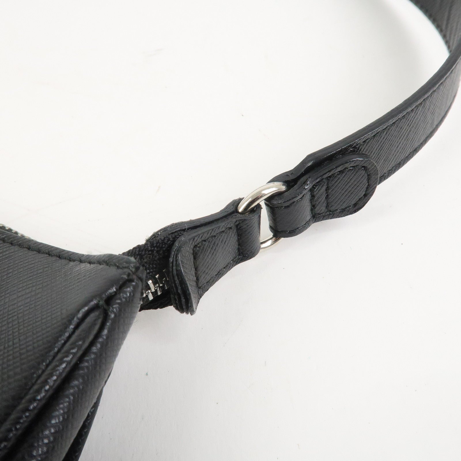 Ferragamo Gancini Leather Shoulder Bag Hand Bag Black