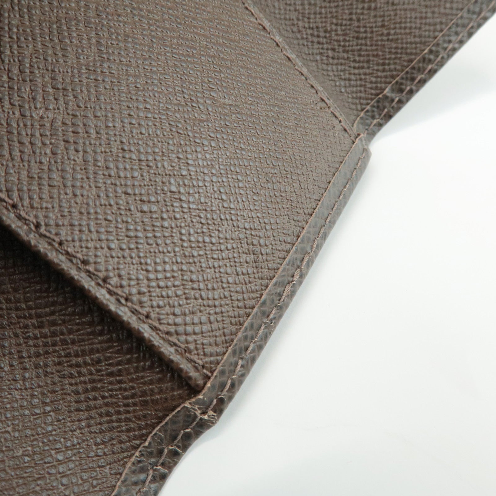 Louis Vuitton Taiga Leather Multicles 6 Key Case Gris M30538
