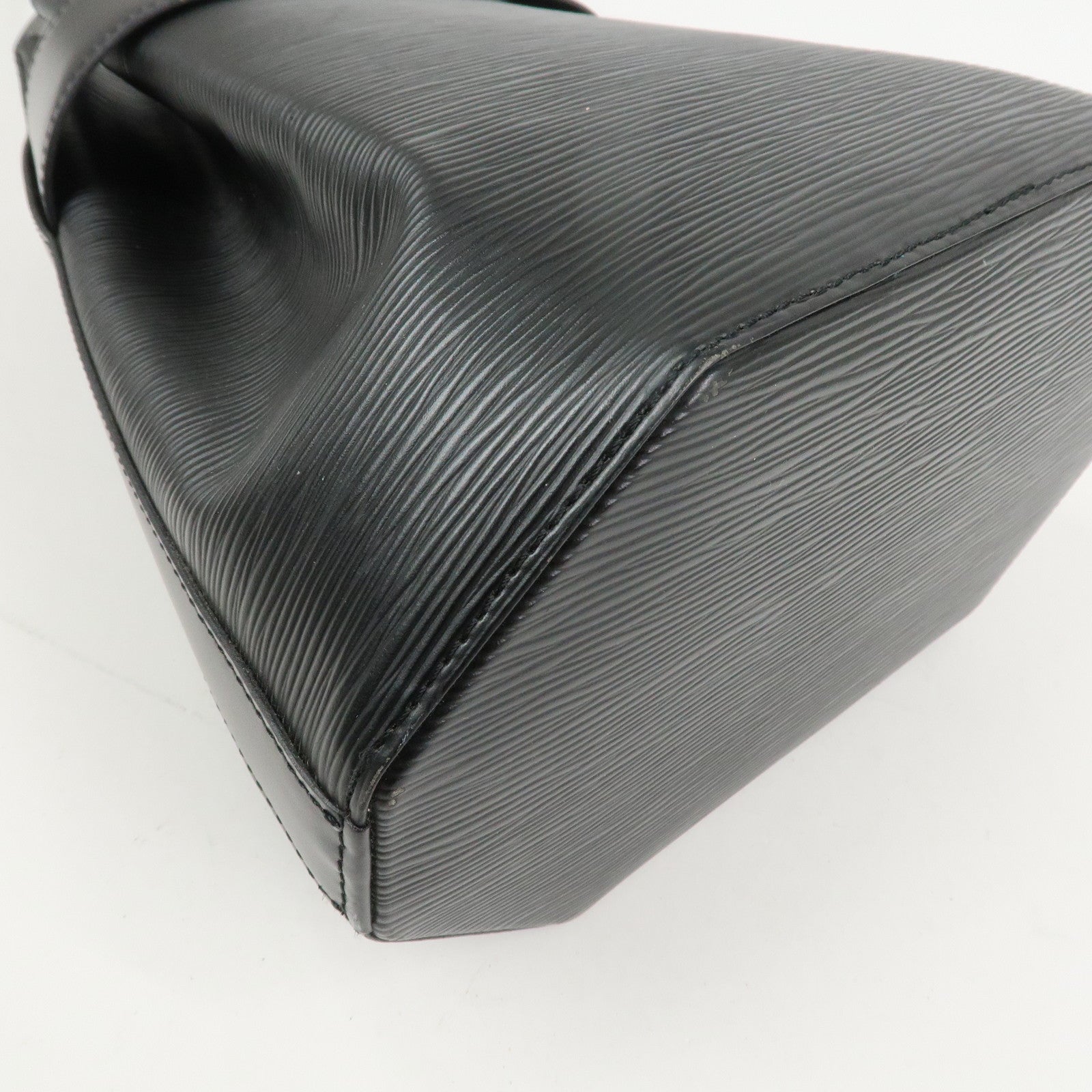 Louis Vuitton Epi Leather Sac D'epaule PM Bucket Bag Black M80157