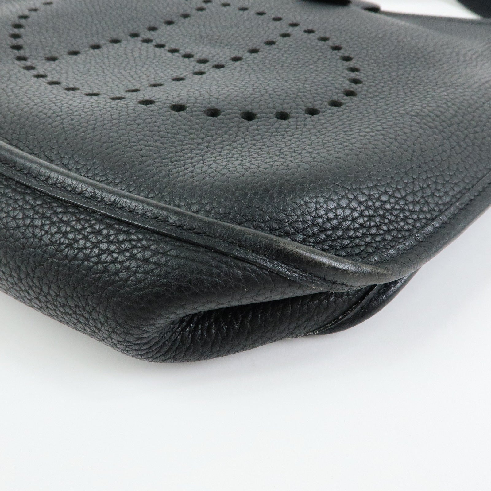 HERMES Evelyne Taurillon Leather Shoulder Bag □J Stamped Black