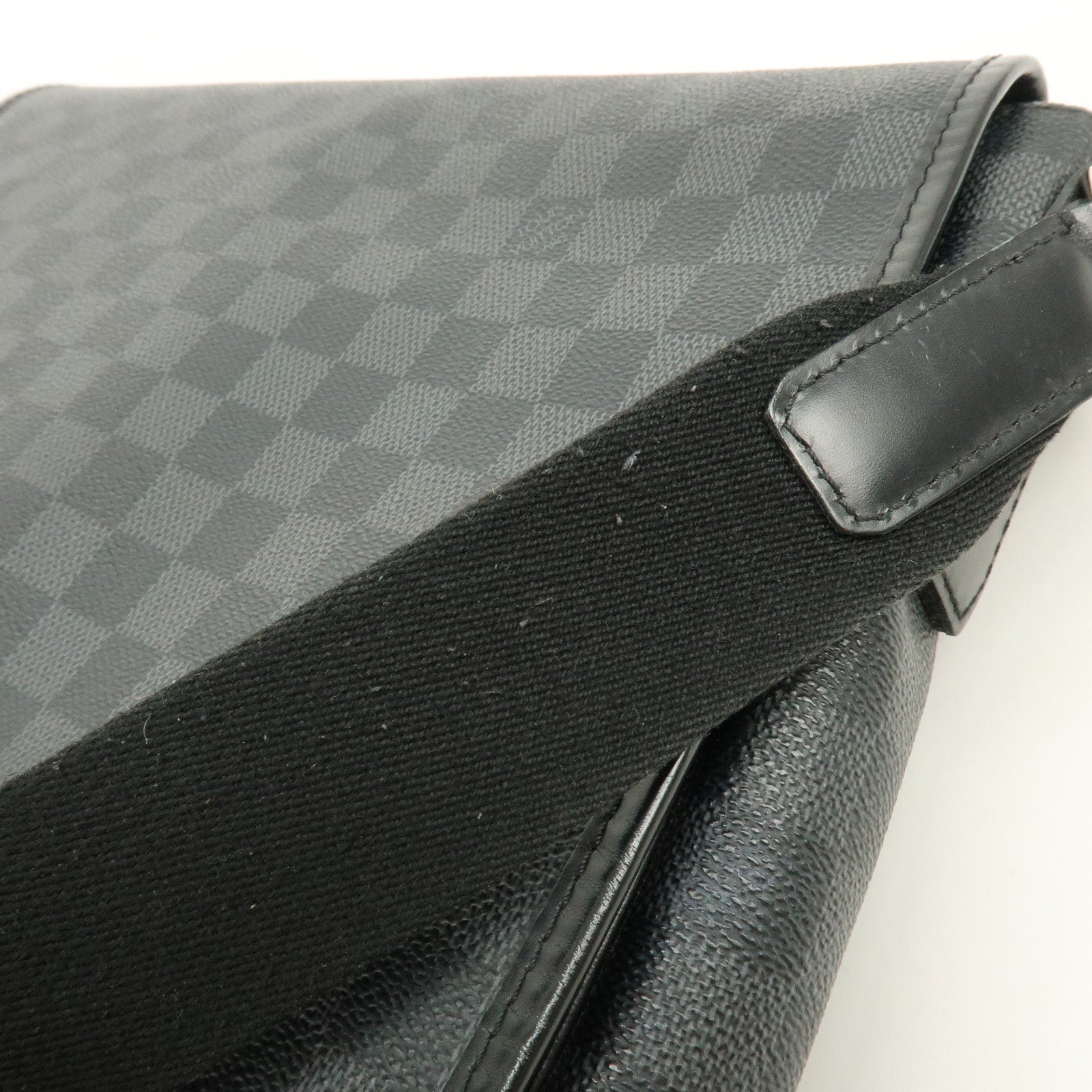 Louis Vuitton Damier Graphite Daniel MM Shoulder Bag N58029