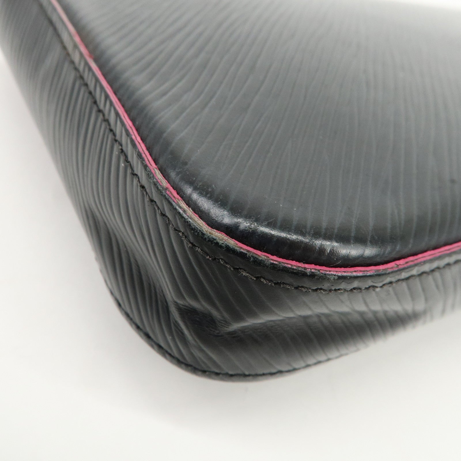 Louis Vuitton Epi Pochette Felicie Shoulder Bag Noir Pink M64579