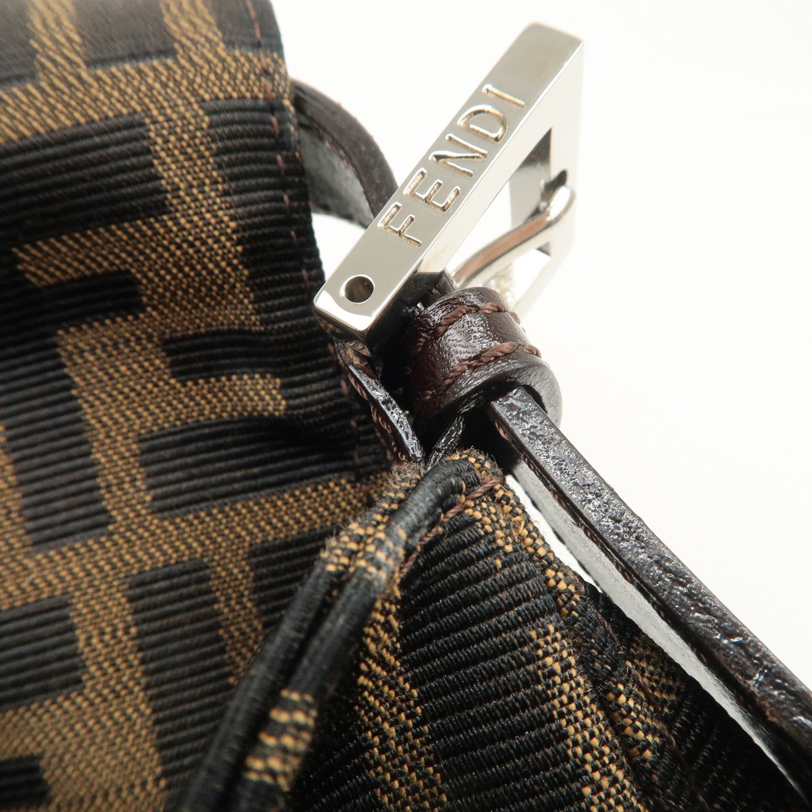 FENDI Mamma Baguette Canvas Leather Shoulder Bag Silver HDW 26325 Used