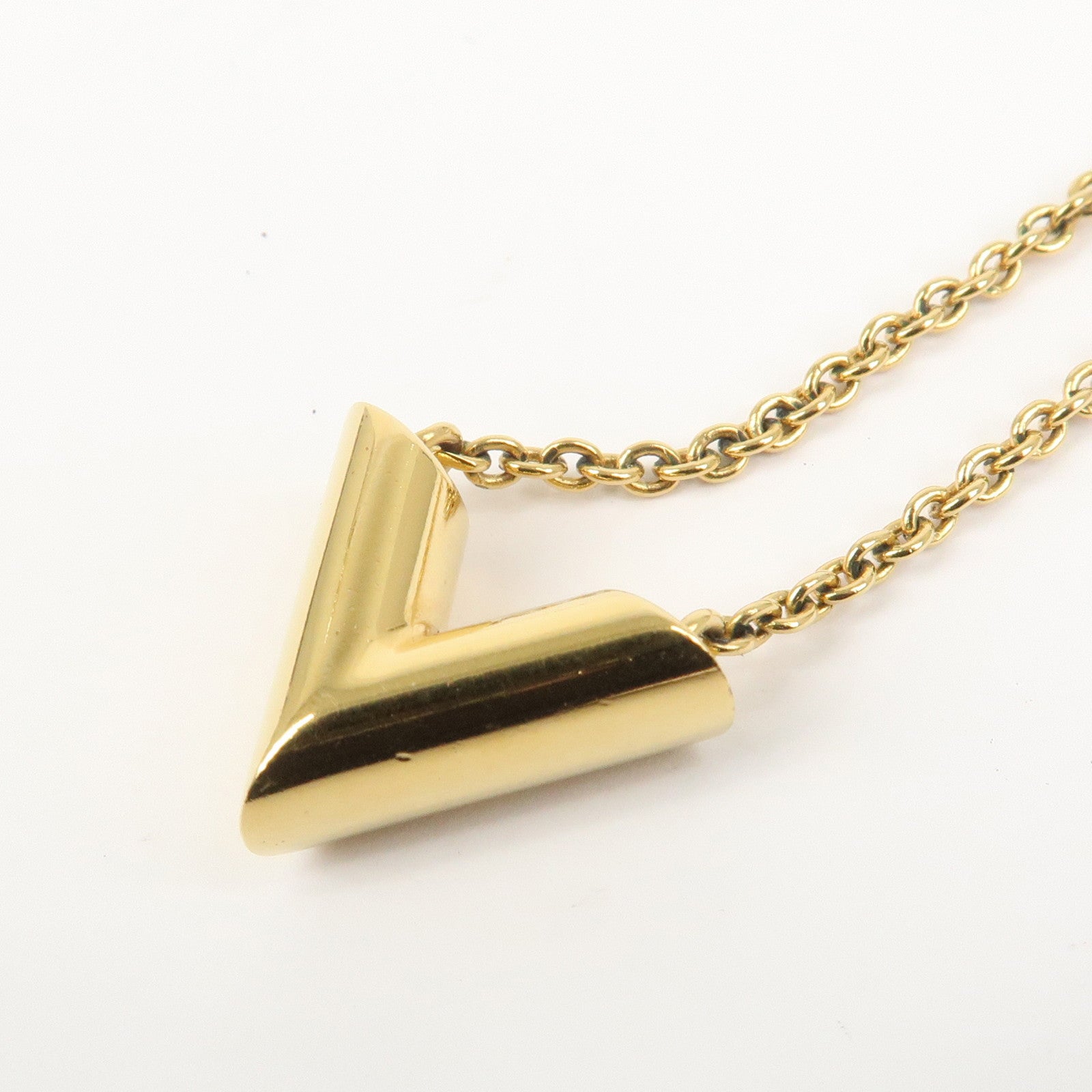 Louis Vuitton Essential V Necklace Metal Gold M61083