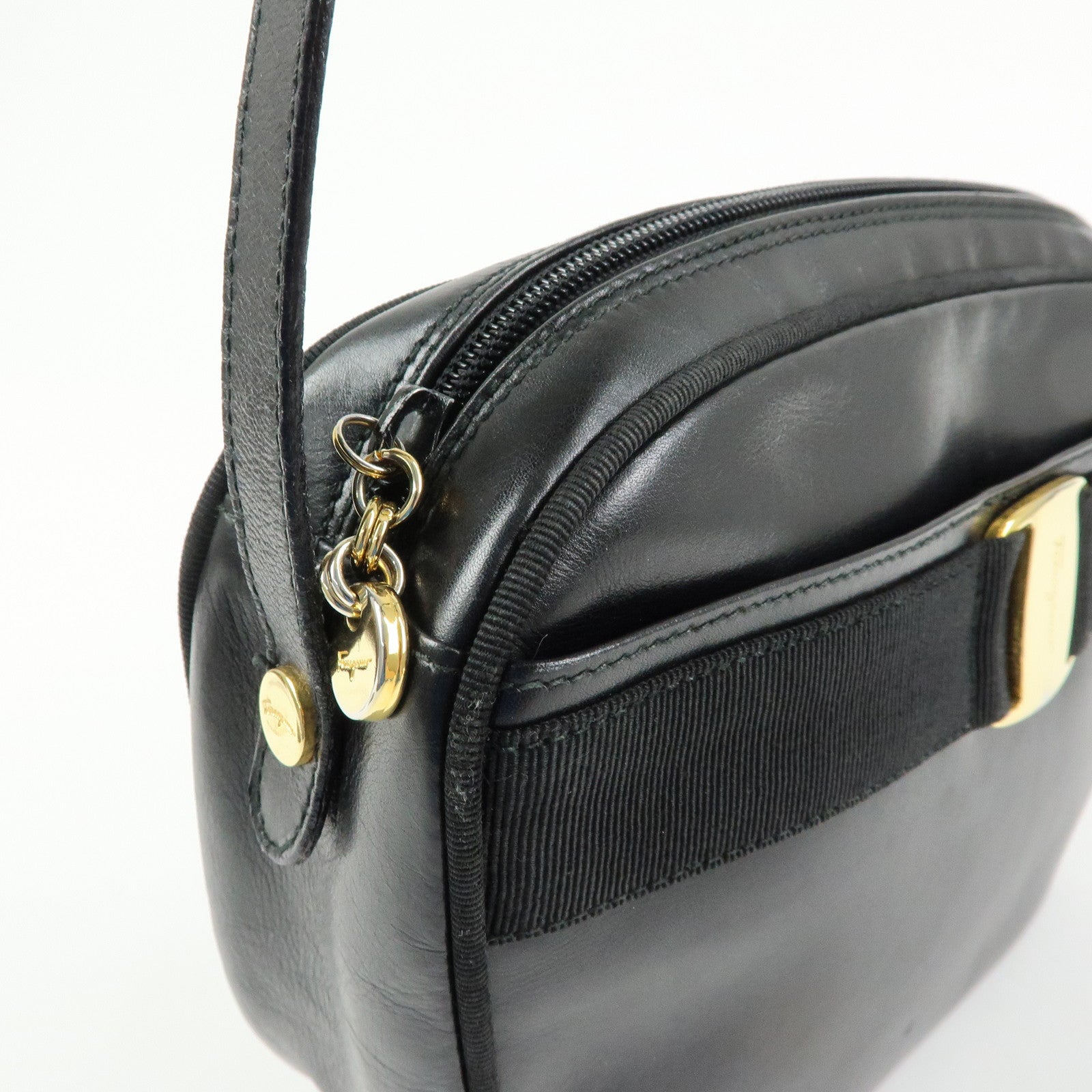 Ferragamo Vara Leather Shoulder Bag Crossbody Bag Black