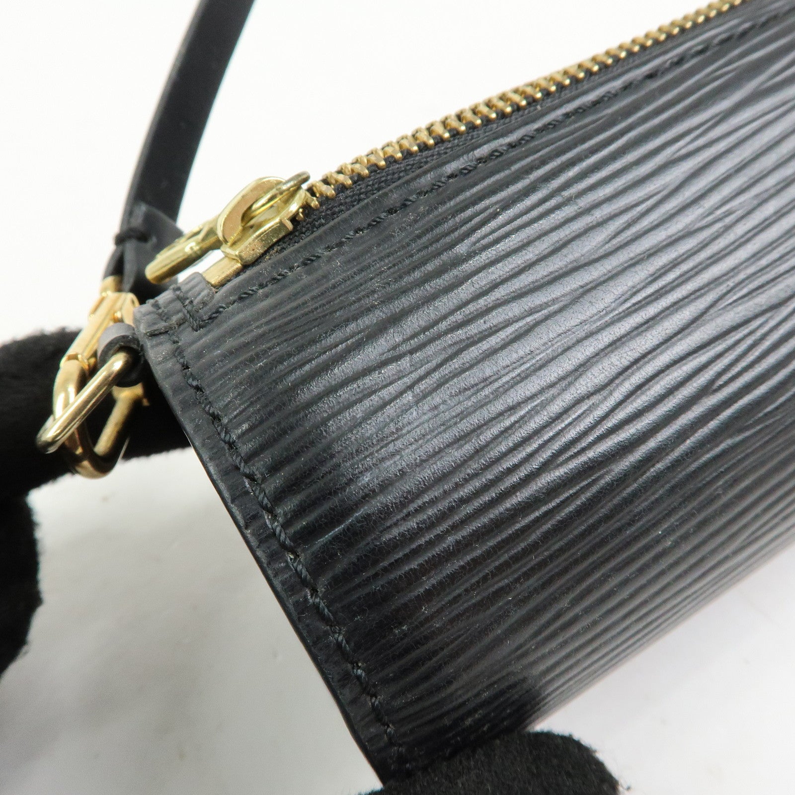 Louis Vuitton Epi Mini Leather Pouch For Soufflot Hand Bag Noir