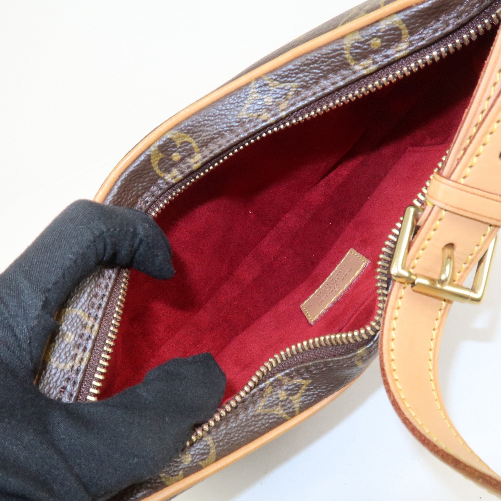 Louis Vuitton Monogram Pochette Croissant Shoulder Hand Bag M51510