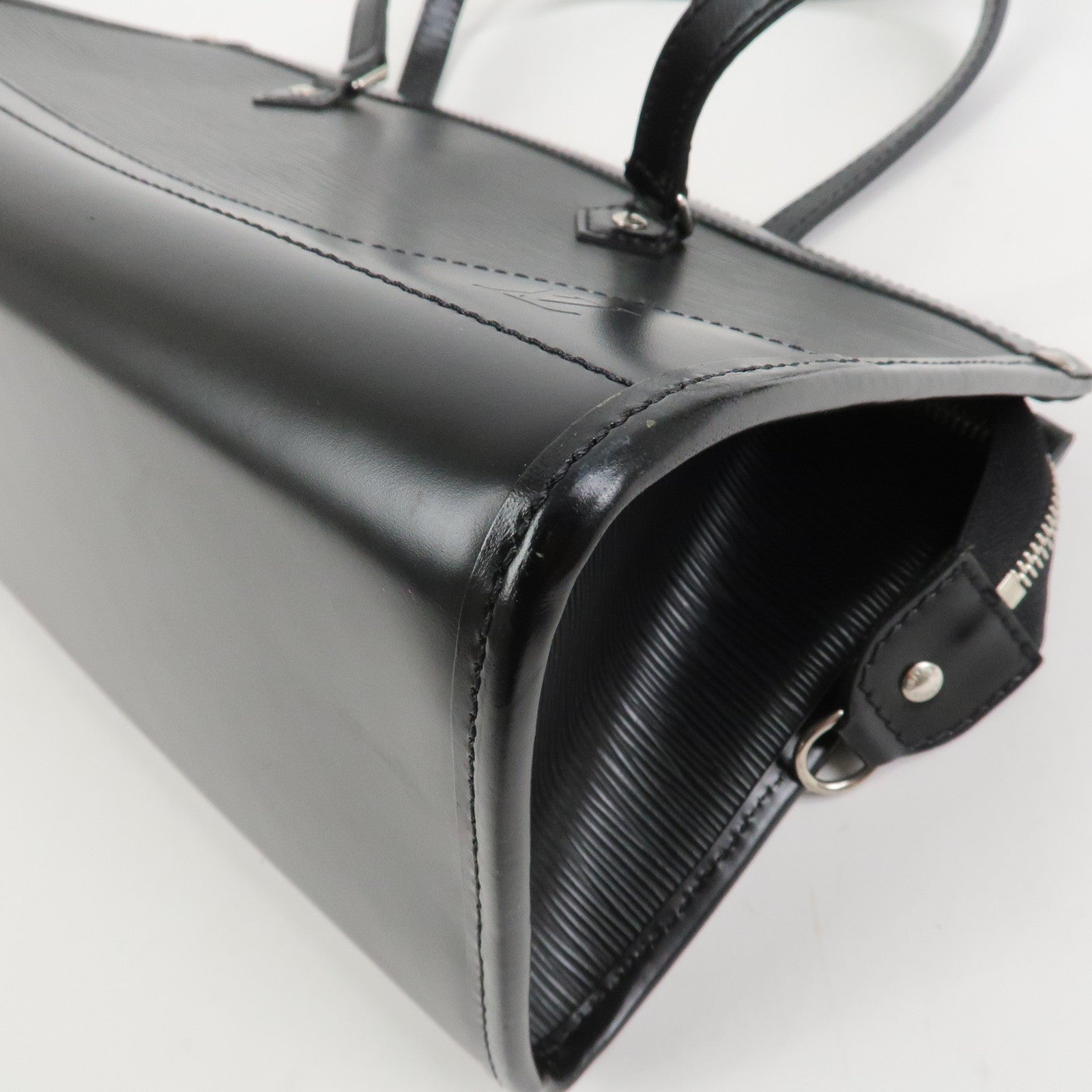 Louis Vuitton Epi Leather Madeleine PM Hand Bag Noir Black M59332