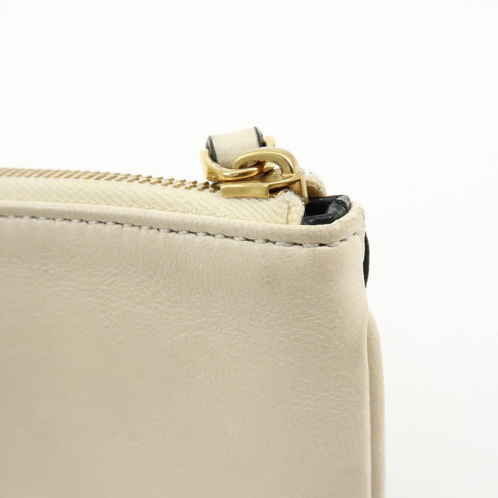 VALENTINO Viva Superstar Leather Cosmetic Jewelry Pouch Ivory Black