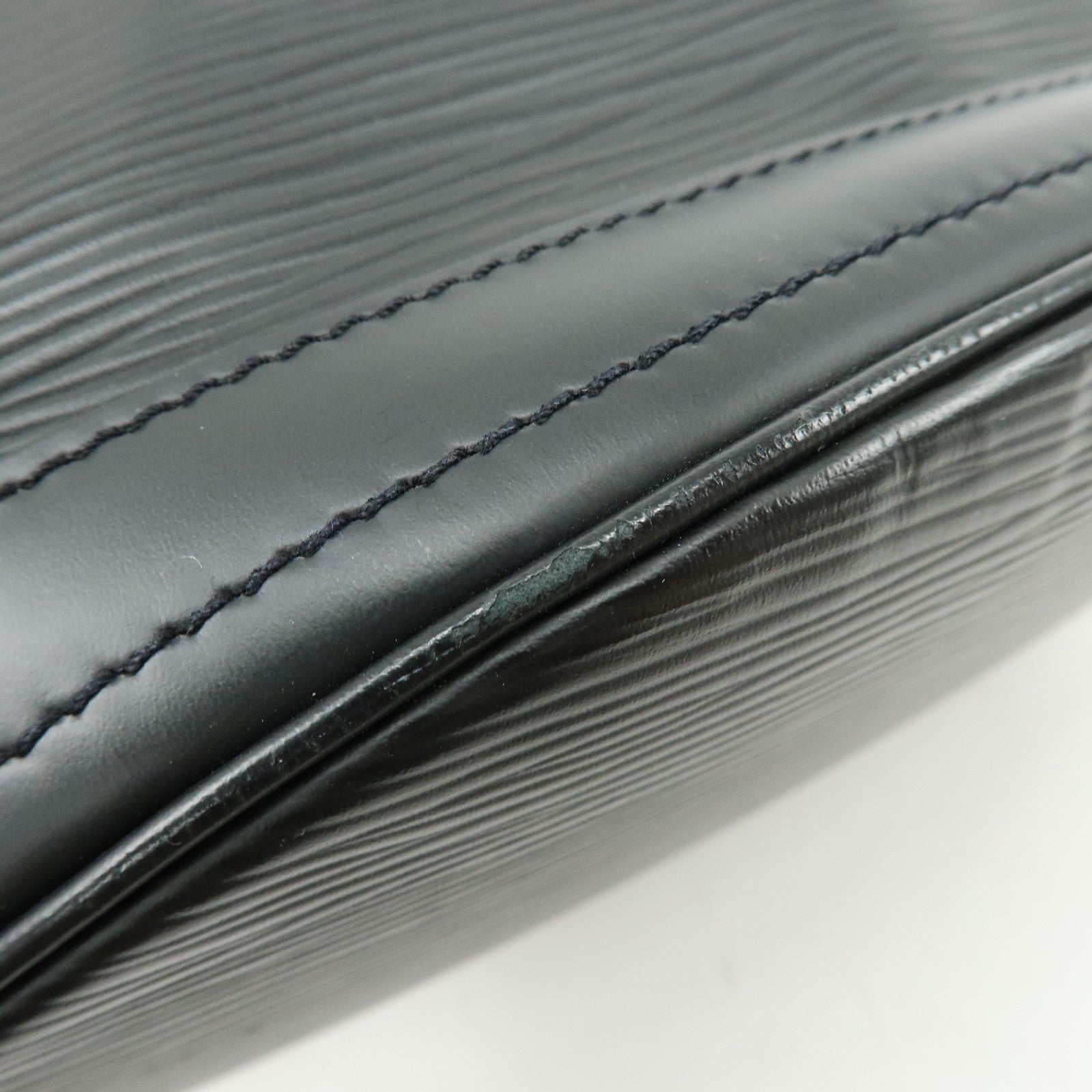 Louis Vuitton Epi Petit Bucket PM Shoulder Bag Noir M58992