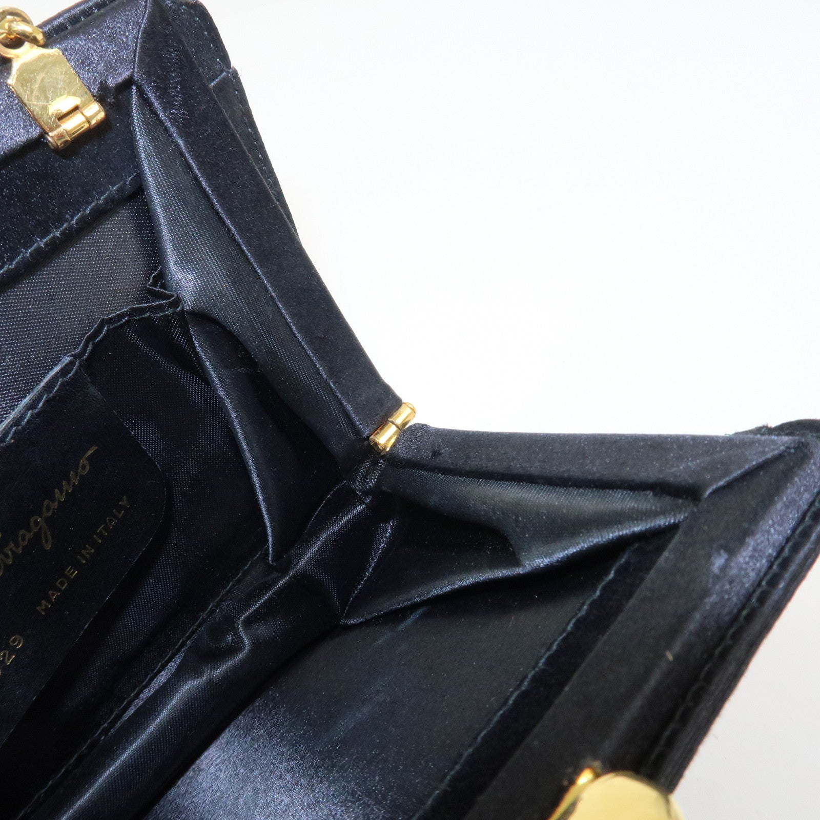 Ferragamo Boots Motif Kiss Lock Hand Bag Black