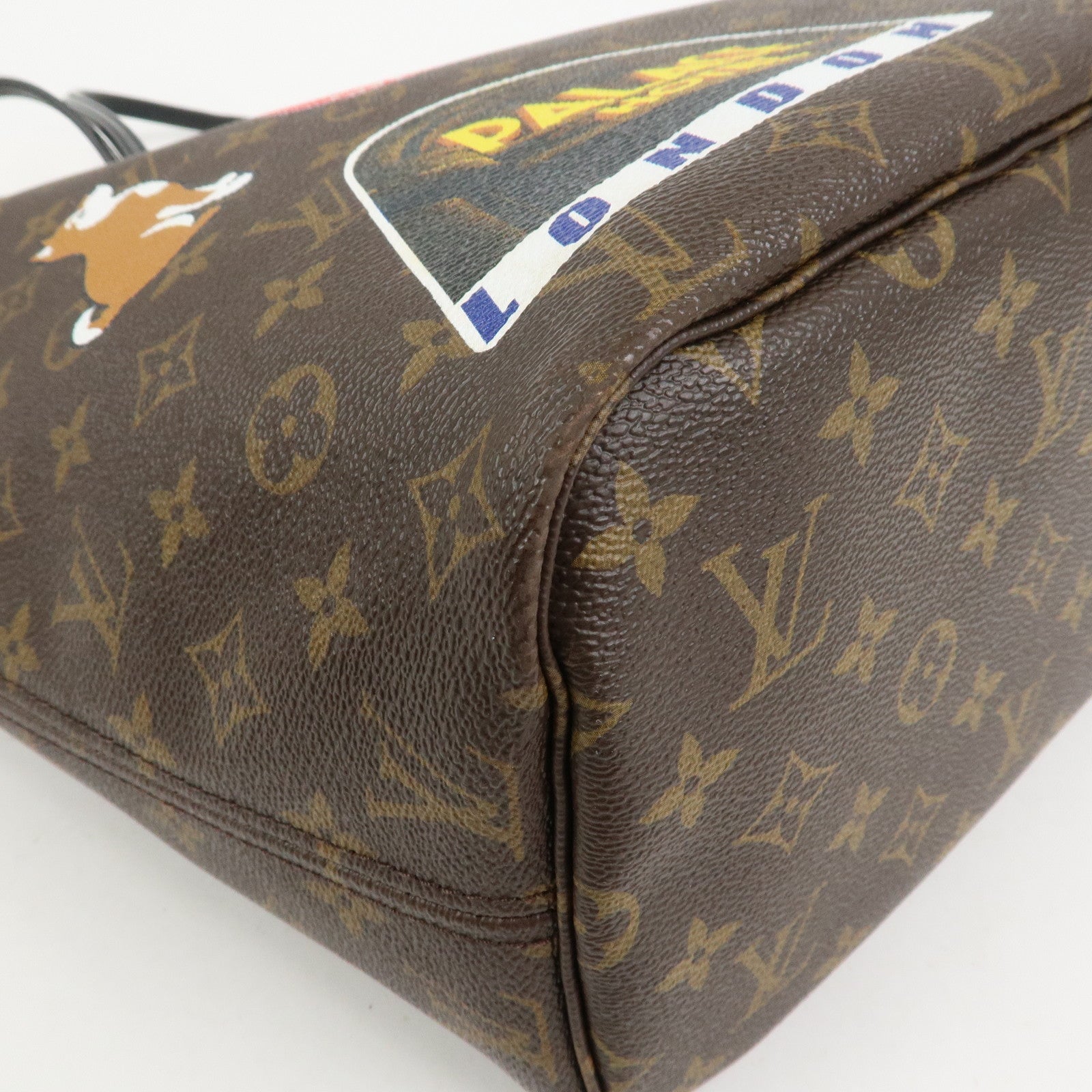 Louis Vuitton LV World Tour Monogram Neverfull MM Tote Bag M42844