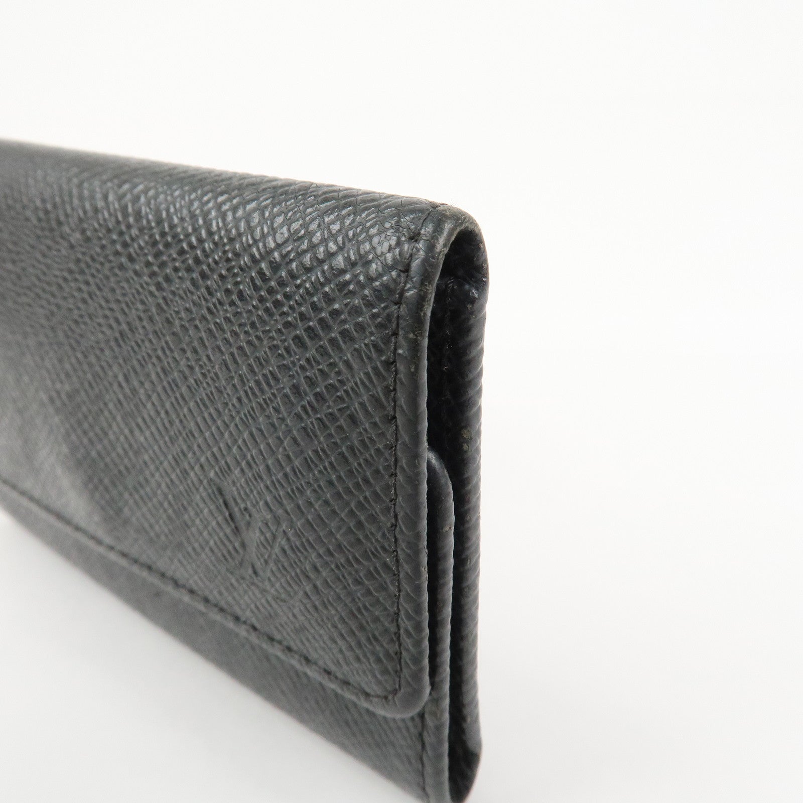 Louis Vuitton Taiga Multicles 6 Key Case Ardoise Black M30532
