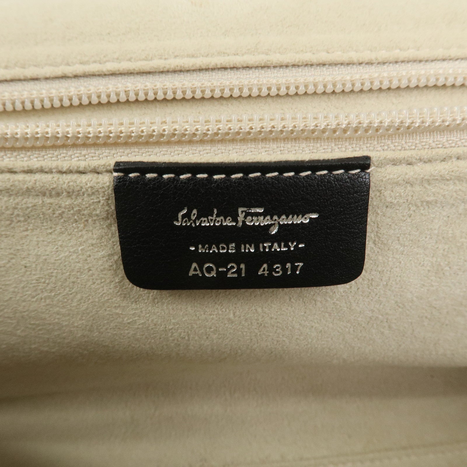 Ferragamo Gancini Leather Wood Shoulder Bag Hand Bag Black