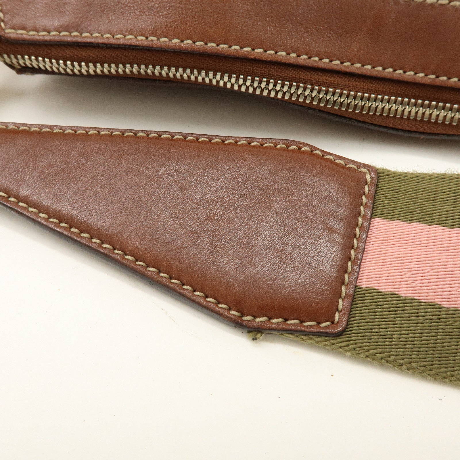 GUCCI Leather Shoulder Bag Brown 154401