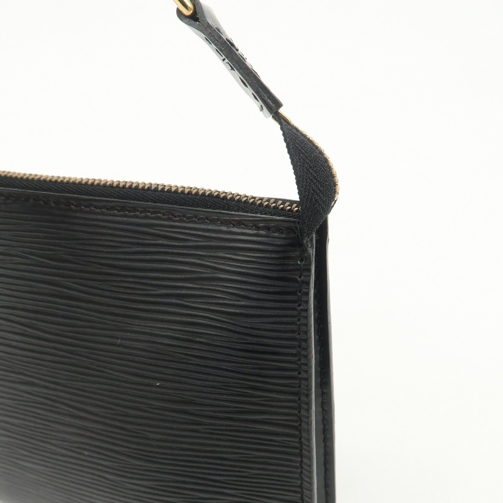 Louis Vuitton Epi Pochette Accessoires Hand Bag Noir M52942