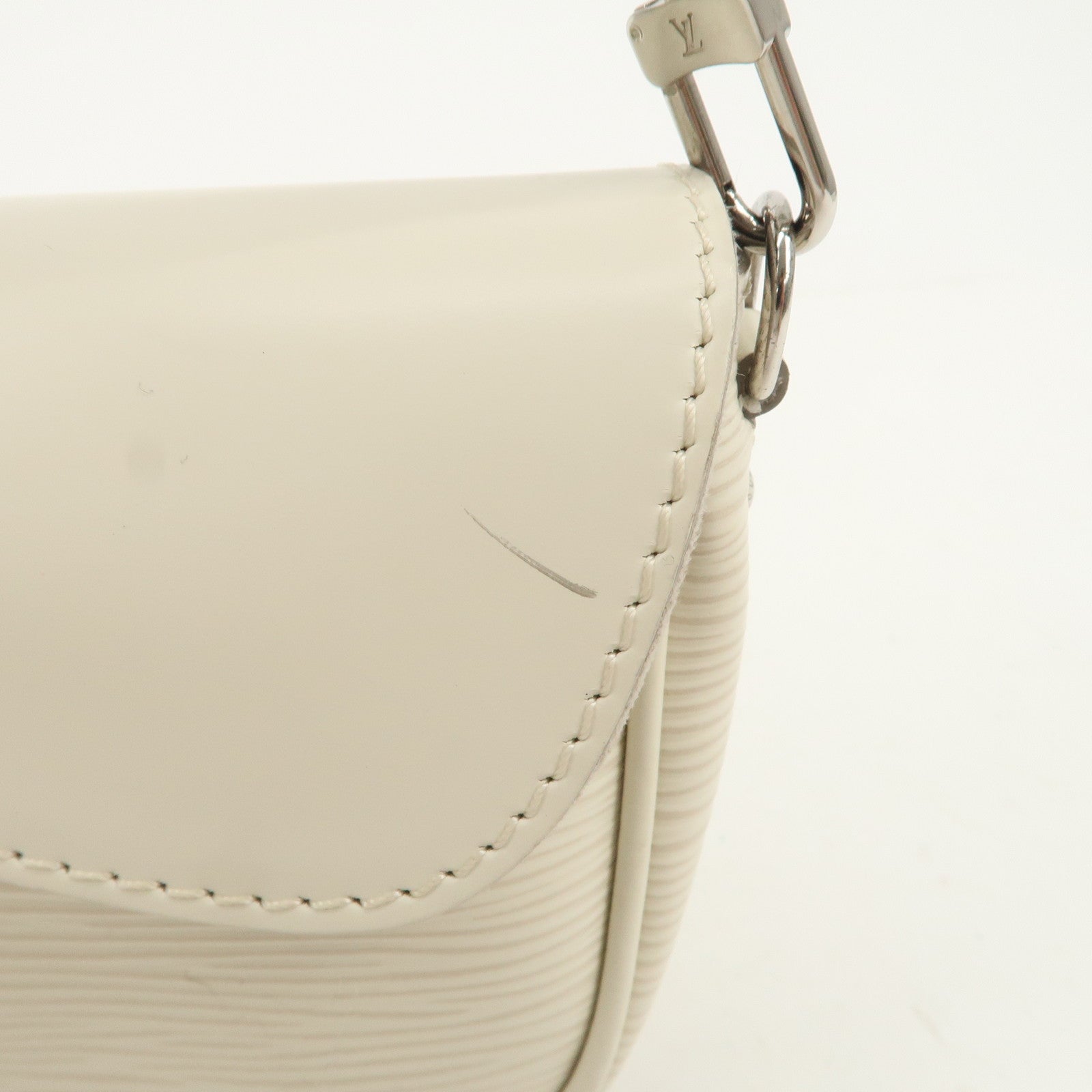 Louis Vuitton Epi Pochette Montaigne Shoulder Bag Ivoire M5929J Used