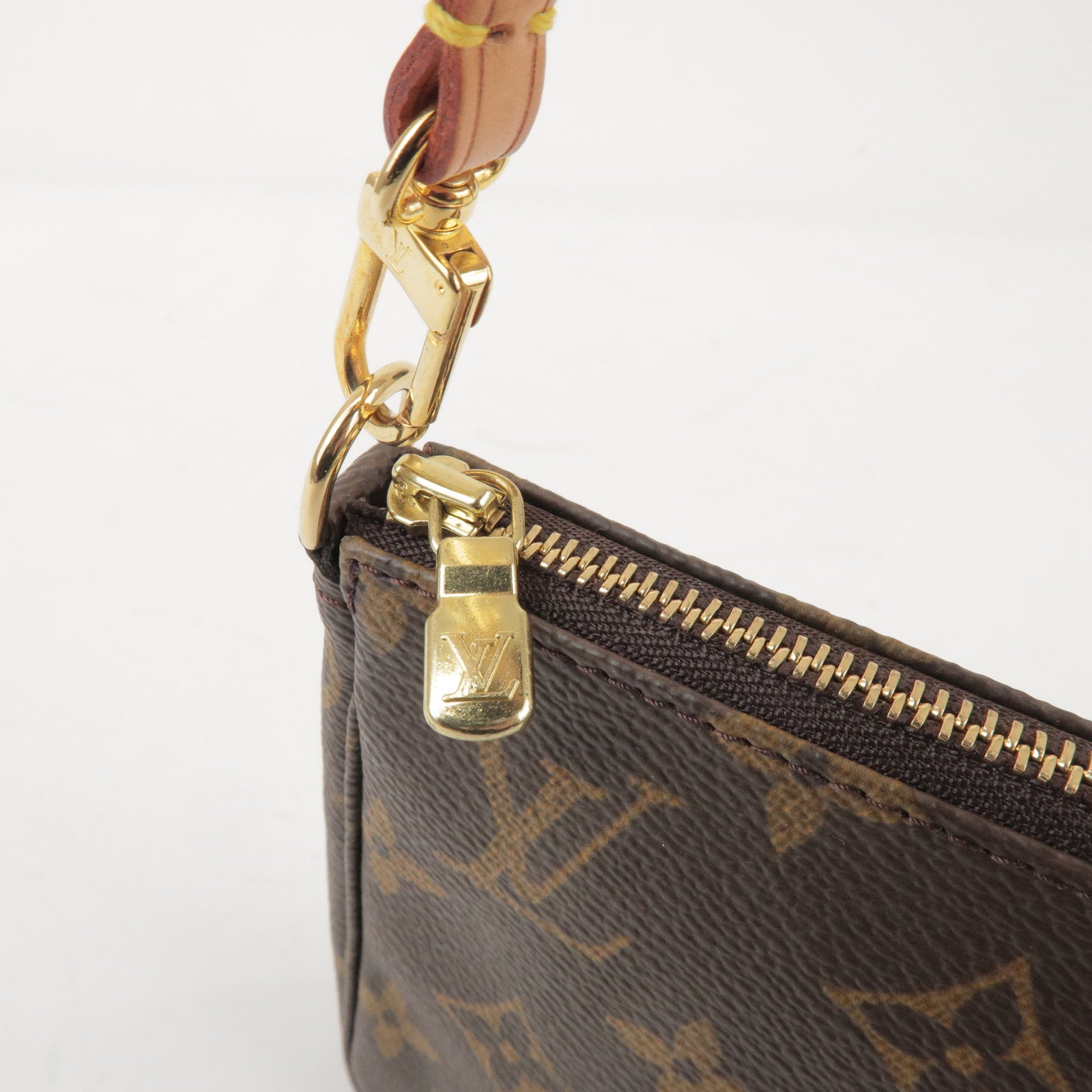 Louis Vuitton Monogram Pochette Accessoires Pouch Hand Bag M51980