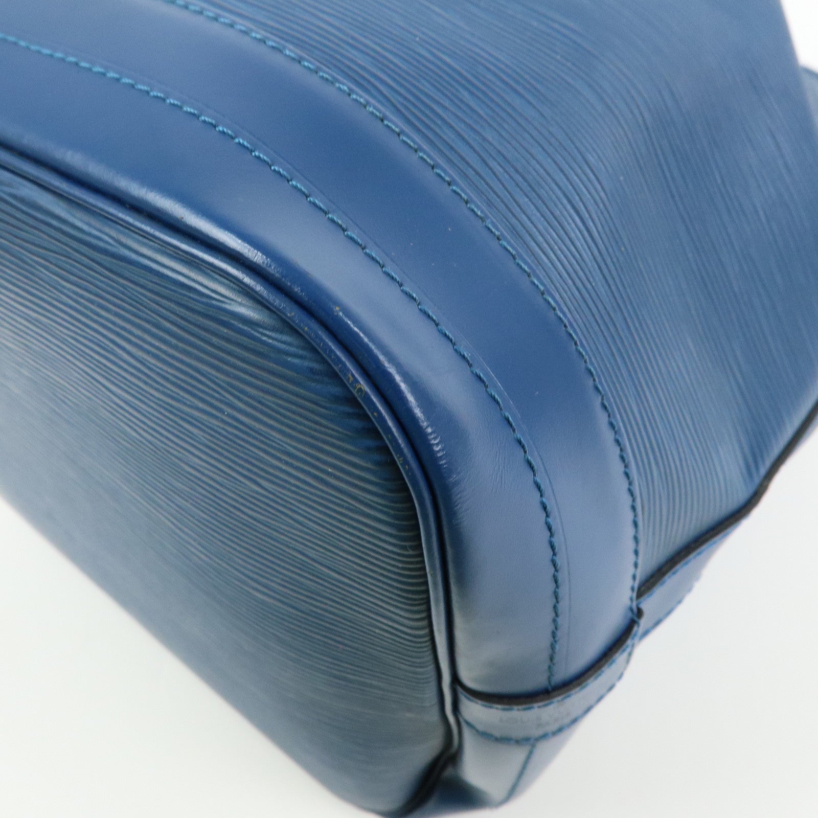 Louis Vuitton Epi Noe Leather Shoulder Bag Toledo Blue M44005
