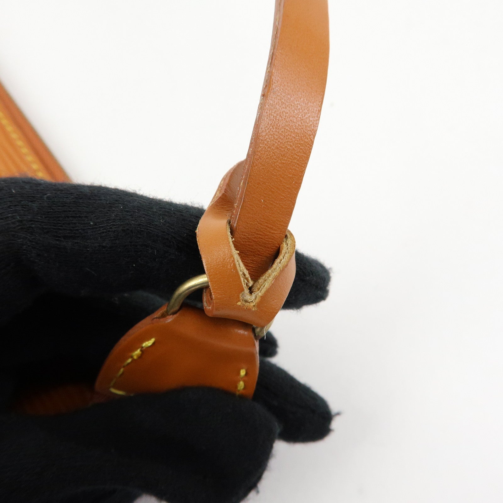 Louis Vuitton Epi Pochette Accessoires Pouch Zipang Gold M52948