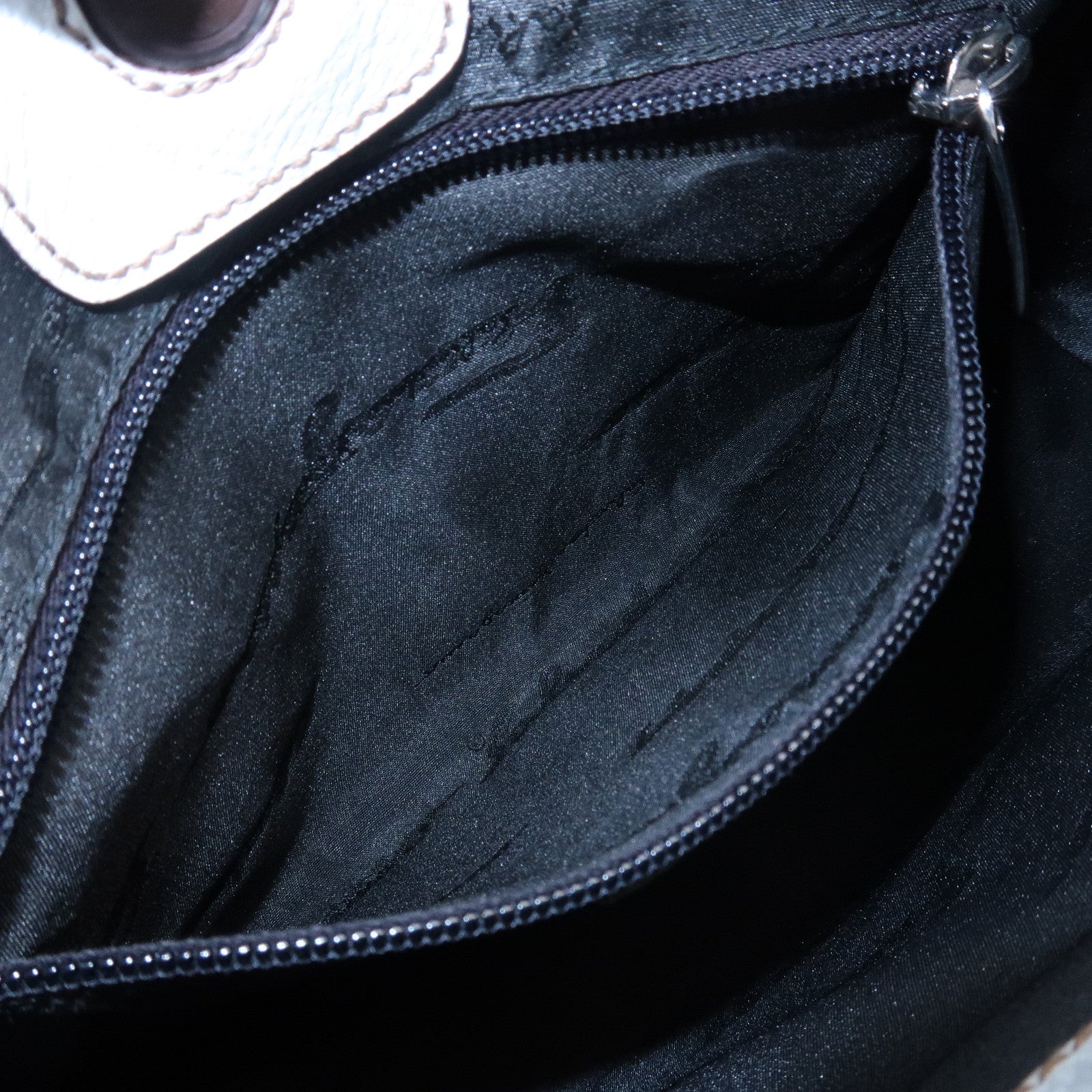 Ferragamo Logo Leather Shoulder Bag Hand Bag White