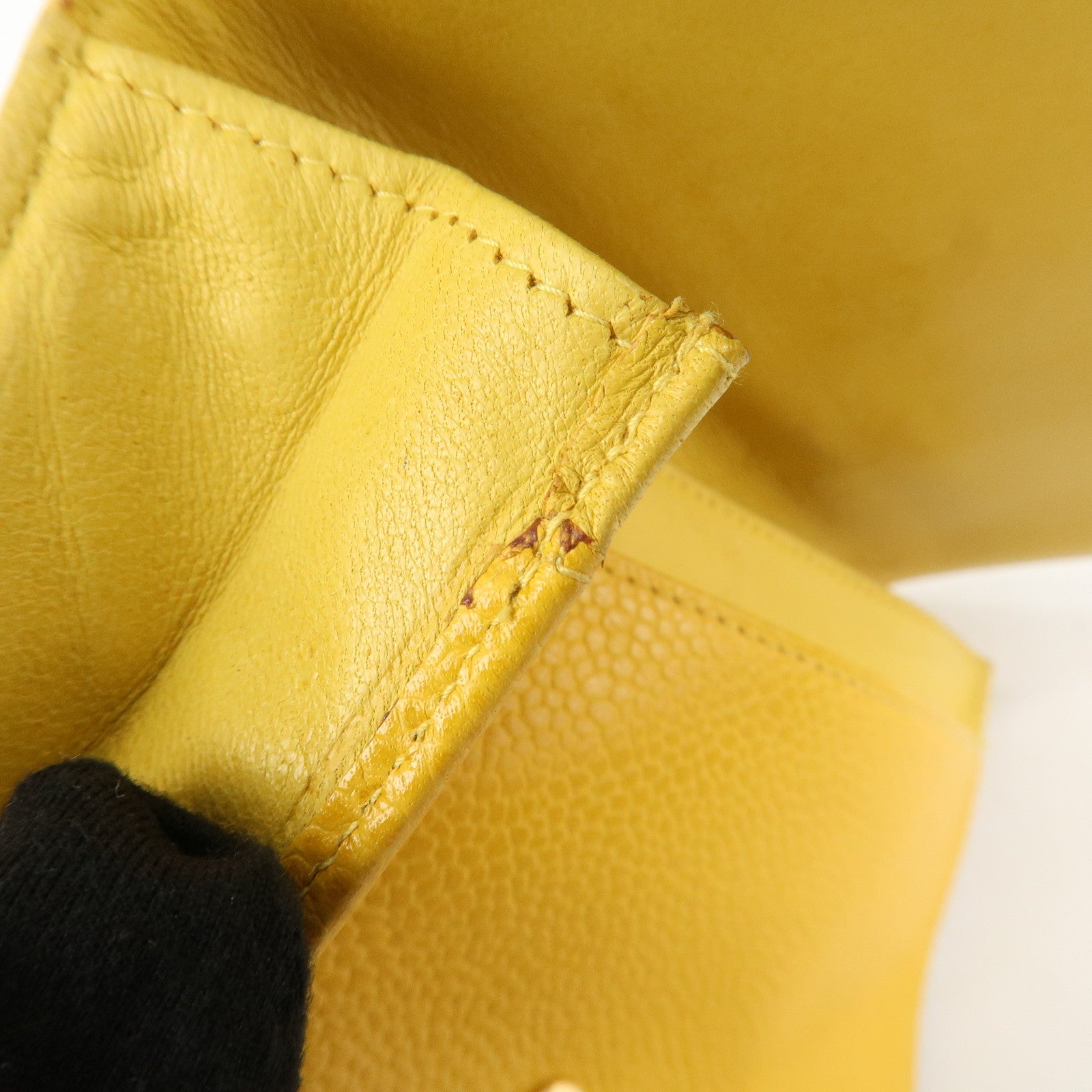 CHANEL COCO Mark Caviarskin Bi-Fold Card Case Coin Case 4072657 Used