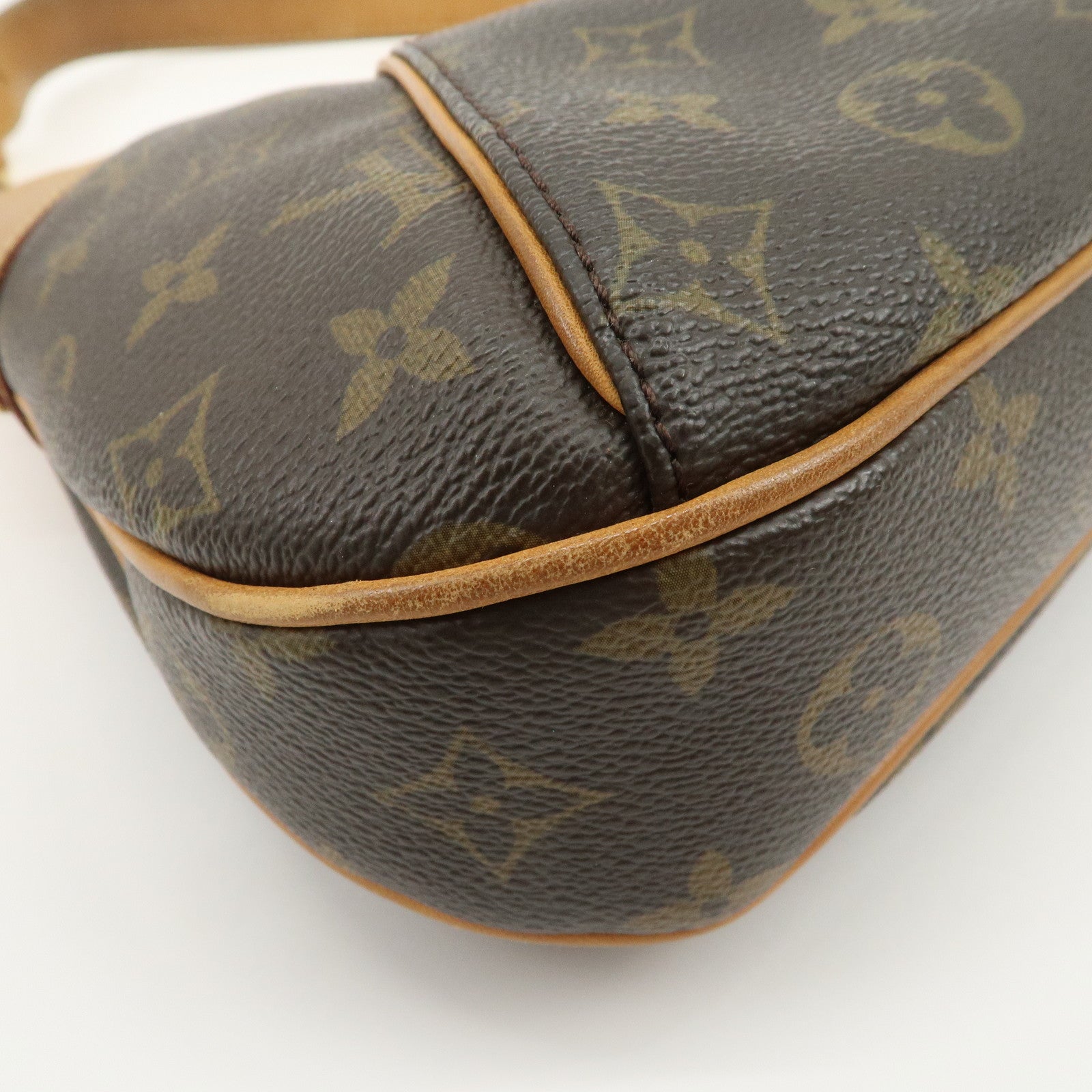 Louis Vuitton Monogram Thames PM Shoulder Bag Brown M56384