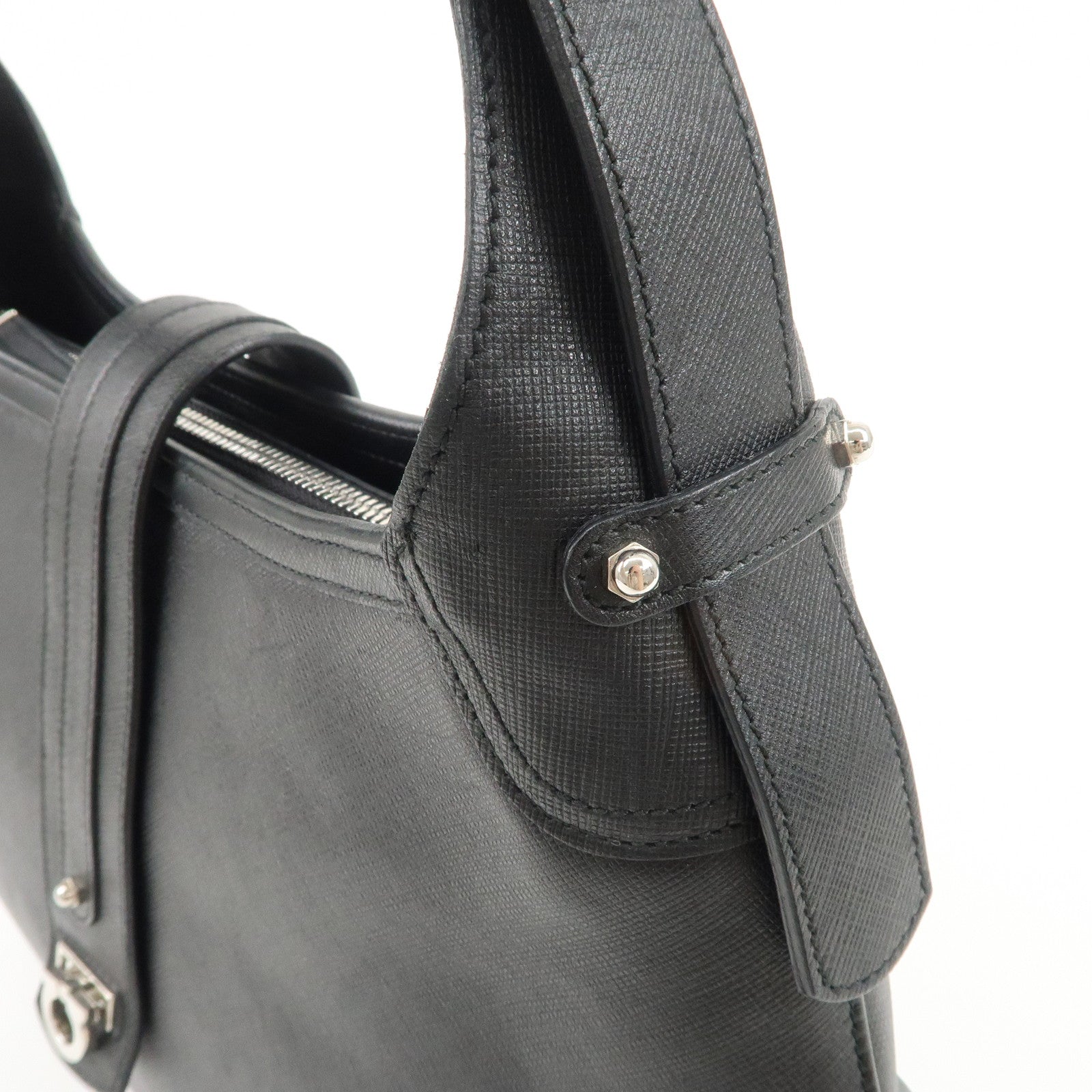 Ferragamo Gancini Leather Shoulder Bag Black Used