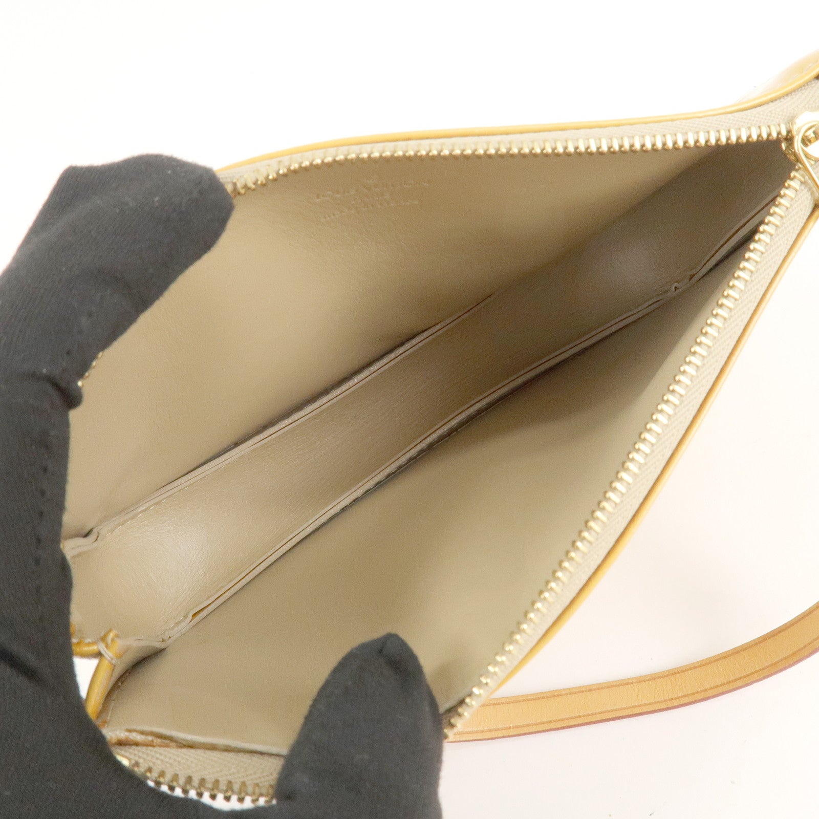 Louis Vuitton Monogram Vernis Lexington Accessoires Pouch M91010