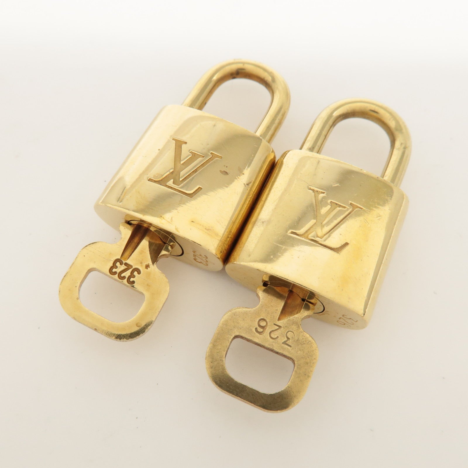 Louis Vuitton Set of 10 Lock & Key Cadena Key Lock Metal Gold