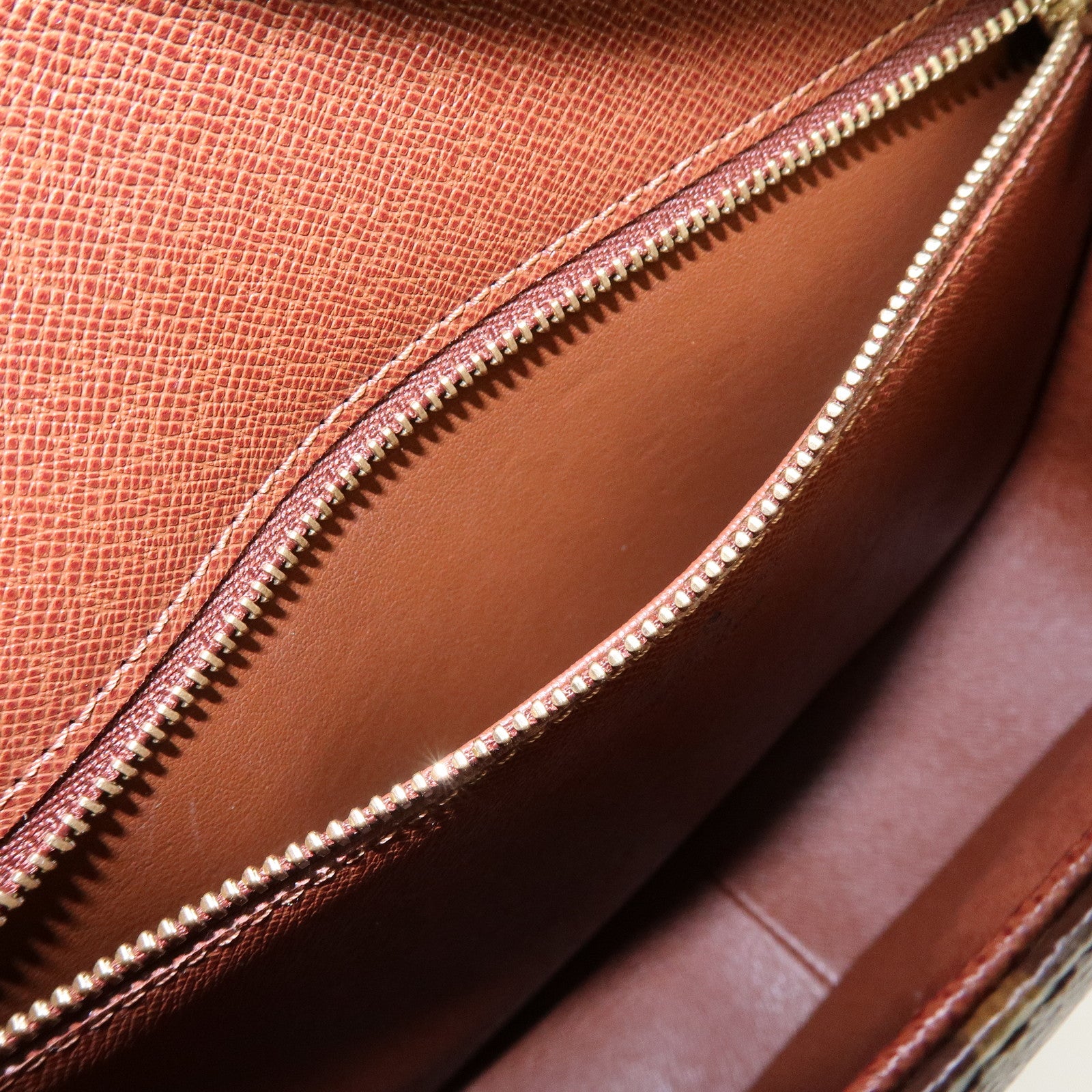 Louis Vuitton Monogram Saint Cloud GM Shoulder Bag Brown M51242