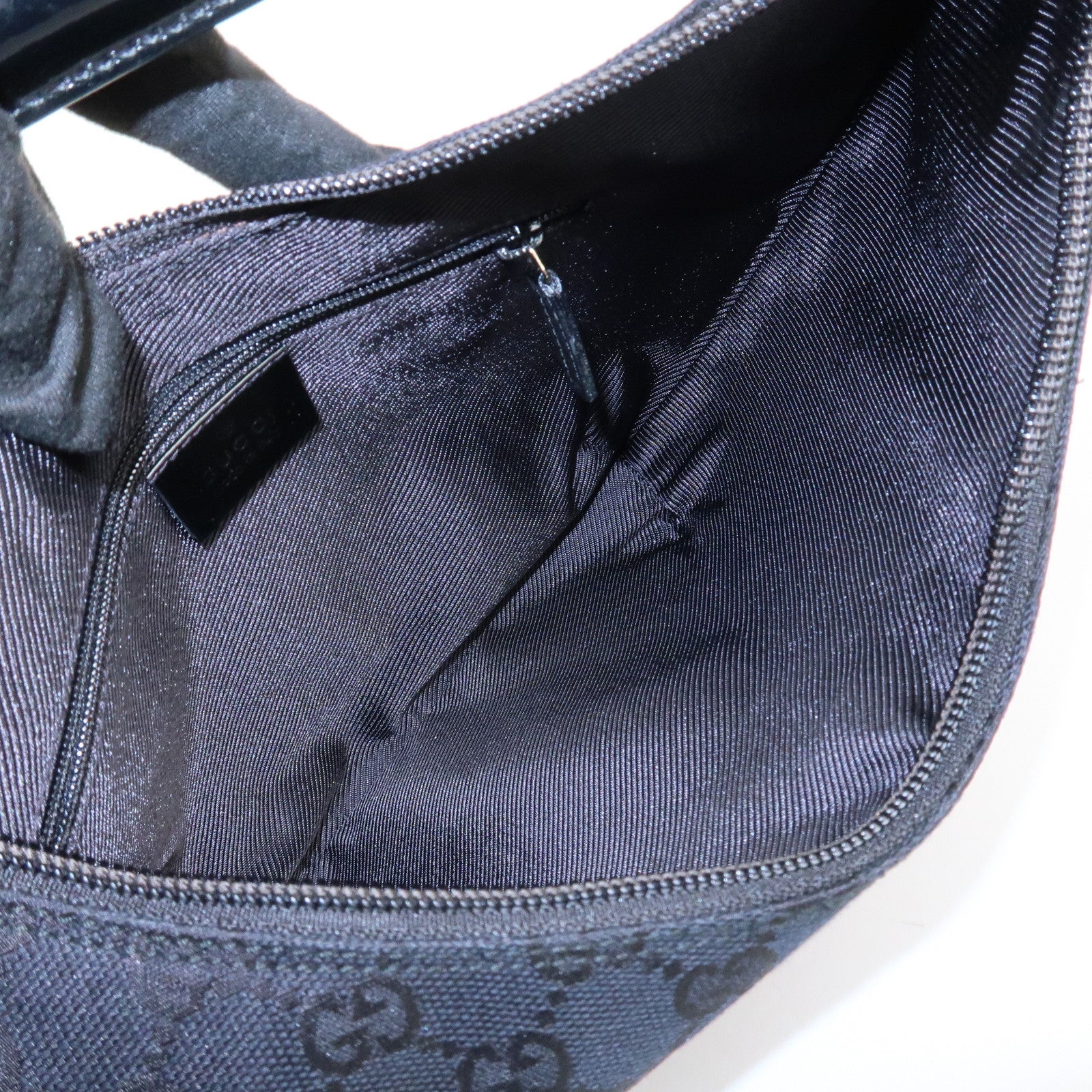 GUCCI GG Canvas Patent Leather Shoulder Bag Black 001.4158 Used