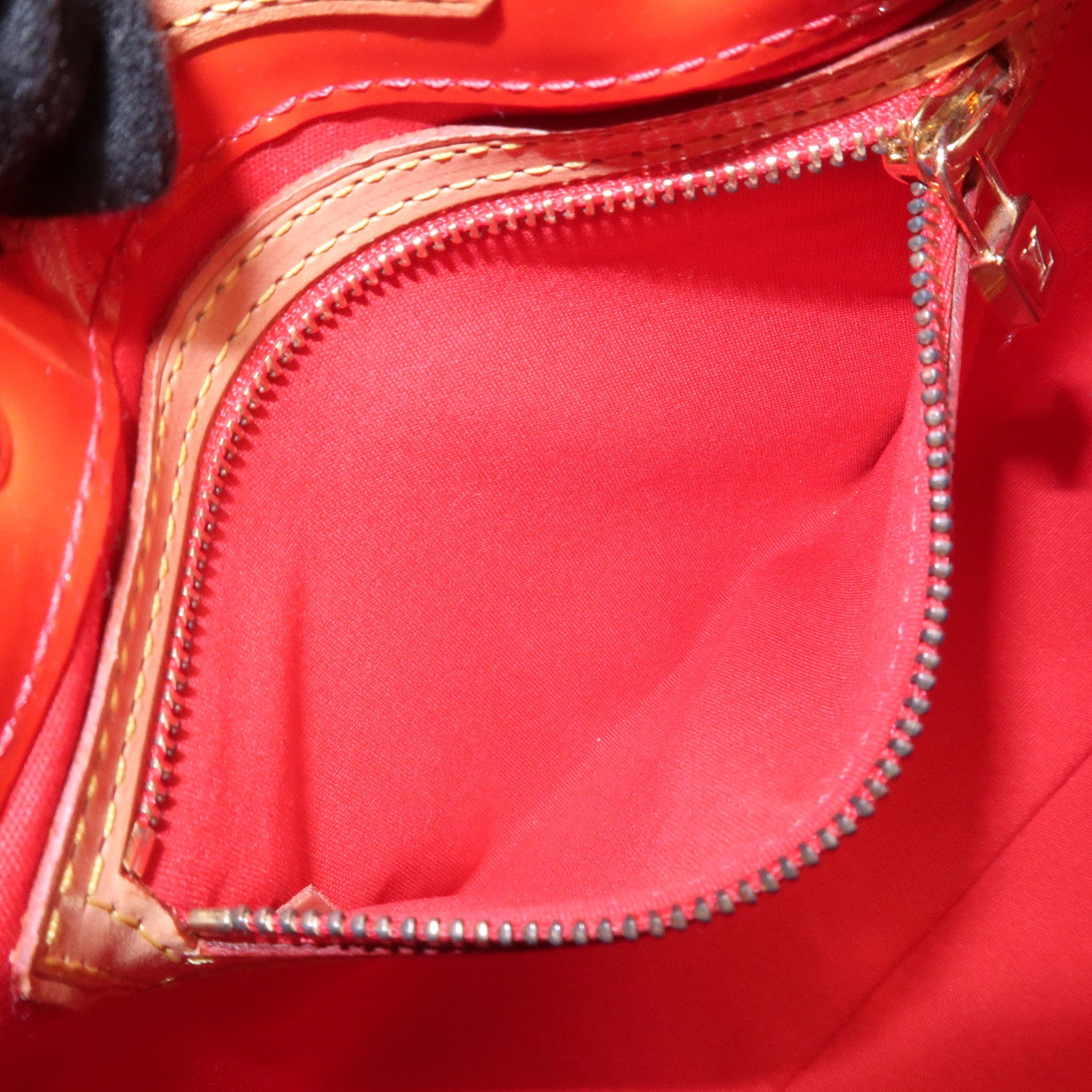 Louis Vuitton Monogram Vernis Lead PM Hand Bag Rouge M91088