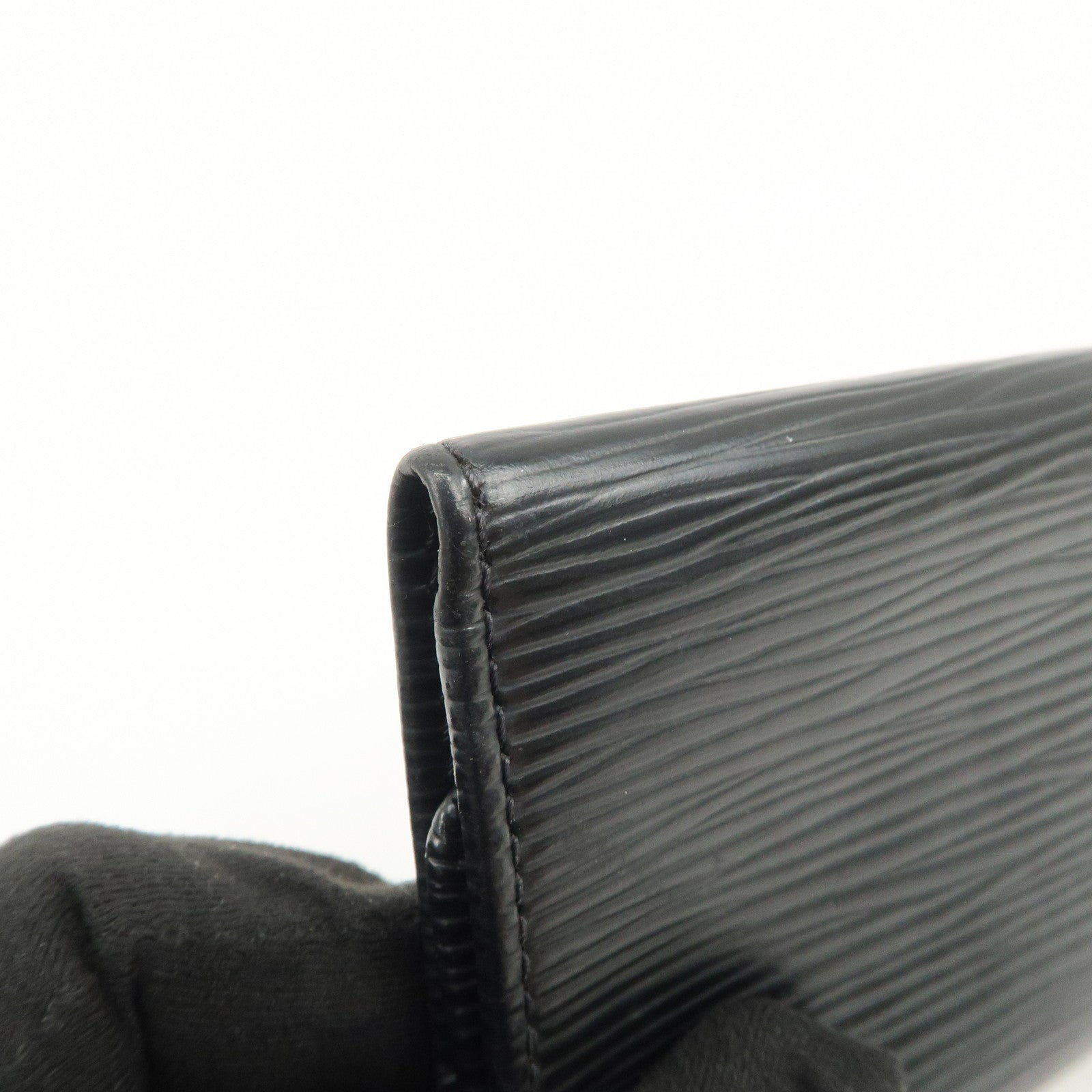 Louis Vuitton Epi Multicles 6 Key Case Key Holder Noir M63812